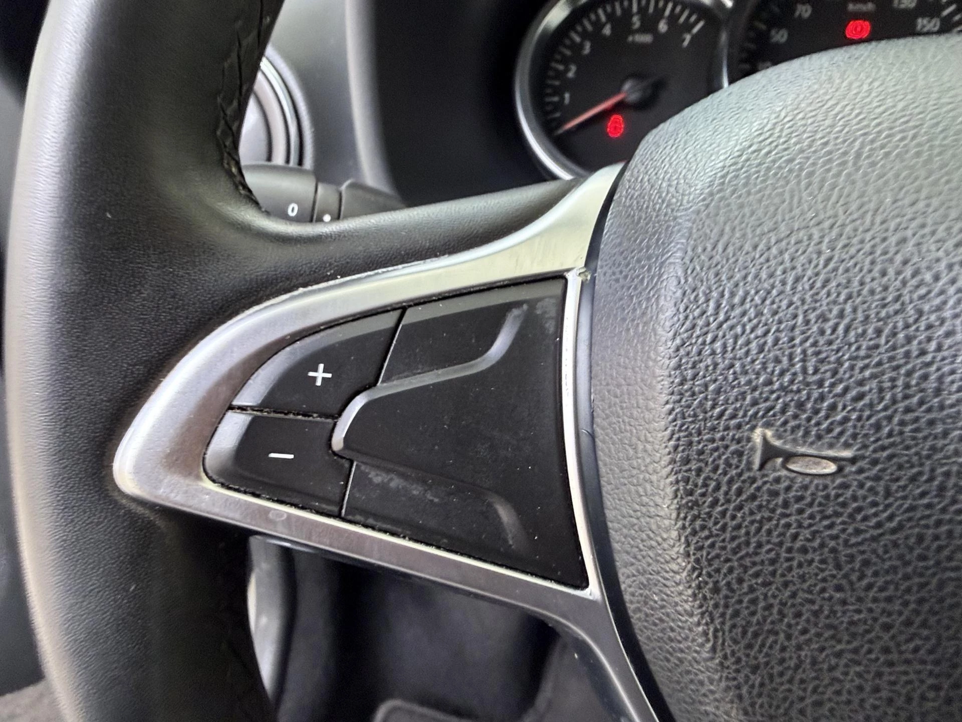 Dacia-Sandero Stepway-image-12