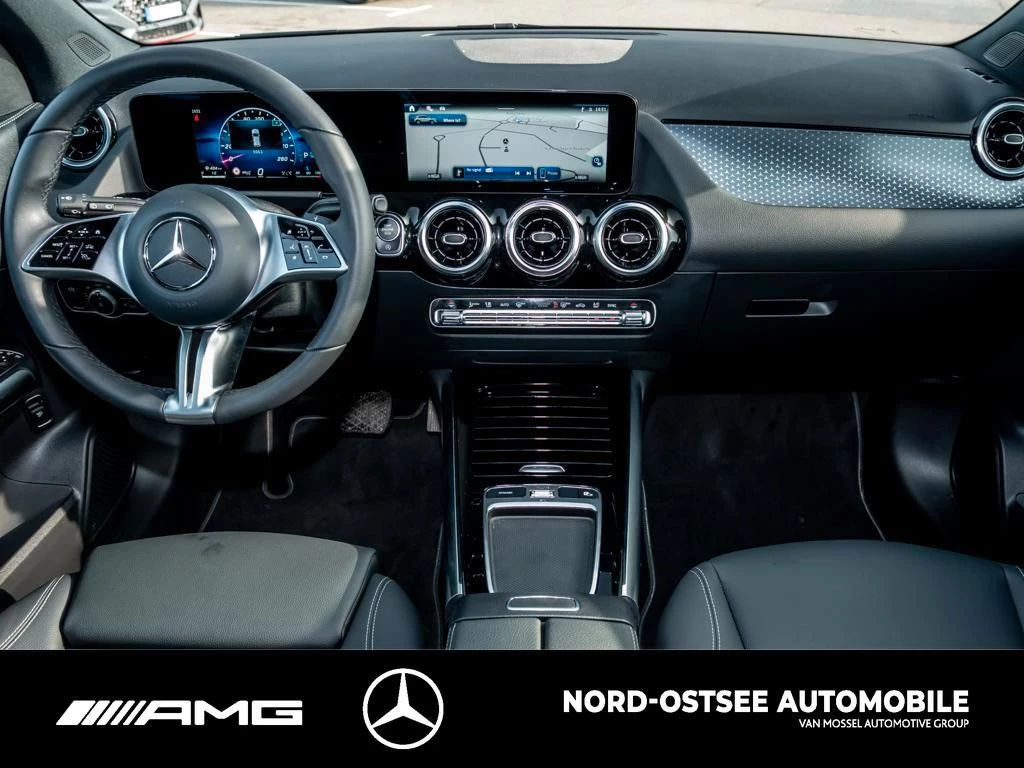 Mercedes-Benz-GLA-image-11