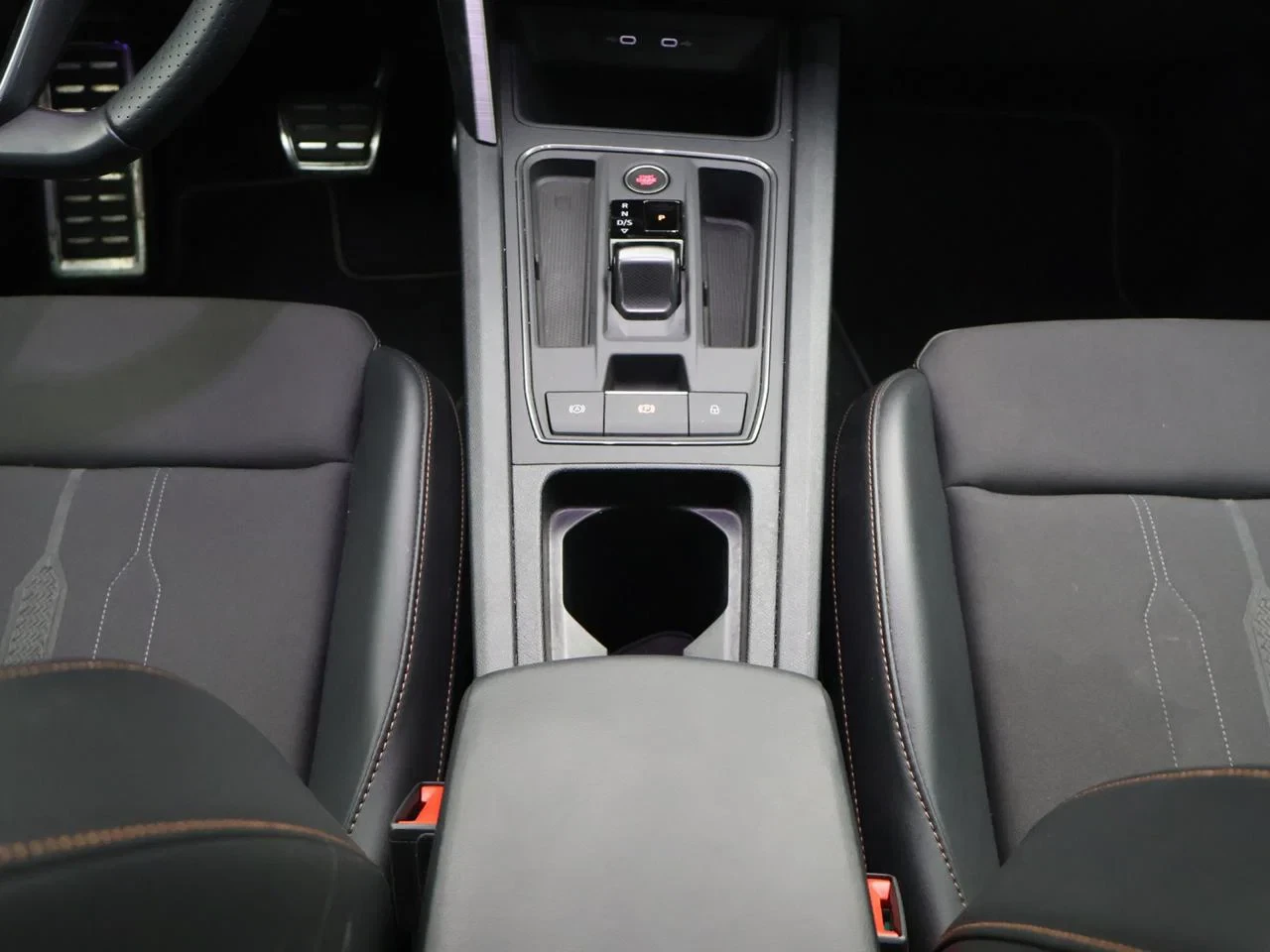 CUPRA Leon Sportstourer ST e-Hybrid (PHEV) Leon Break 1.4e-PHEV 204PK *AUTOMAAT*LEDER*SPORTZETESL*CAMERA*PDC*CRUISE*NAVI*APP-CONNECT*AIRCO*...*