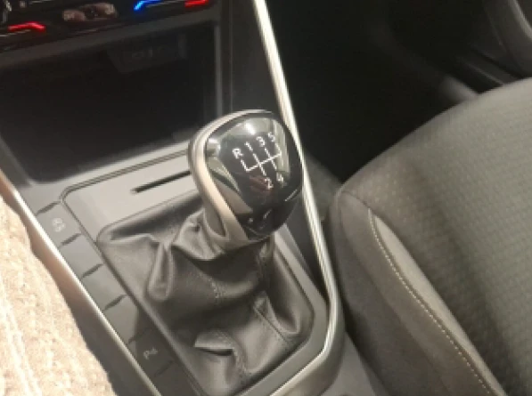 Volkswagen-Polo-image-5