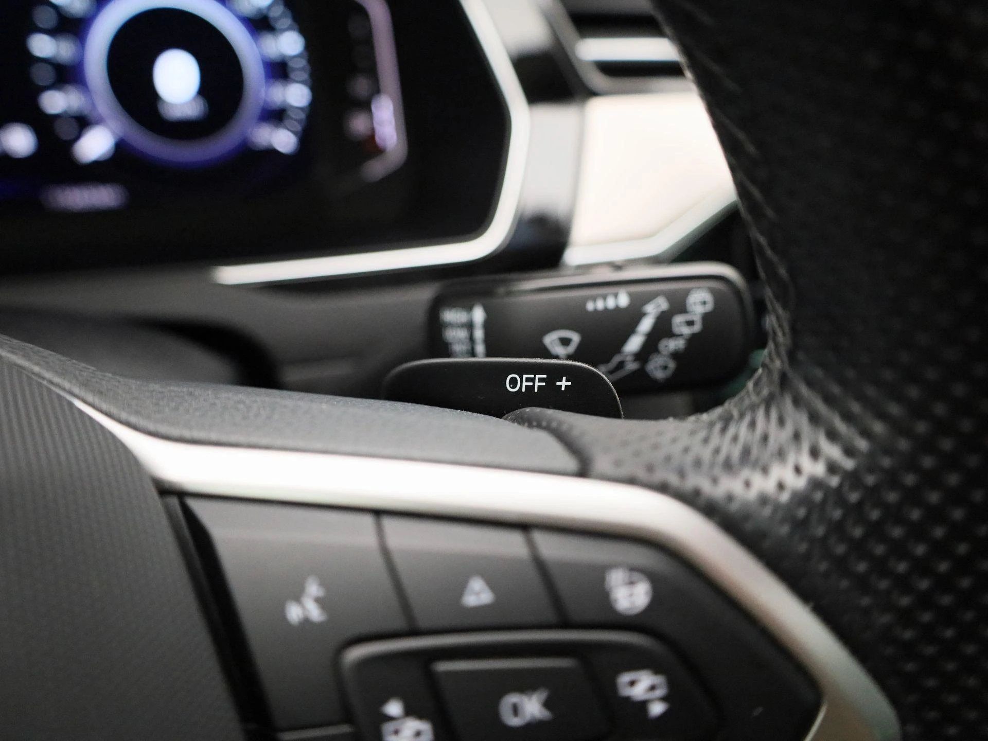 Volkswagen-Passat-image-23