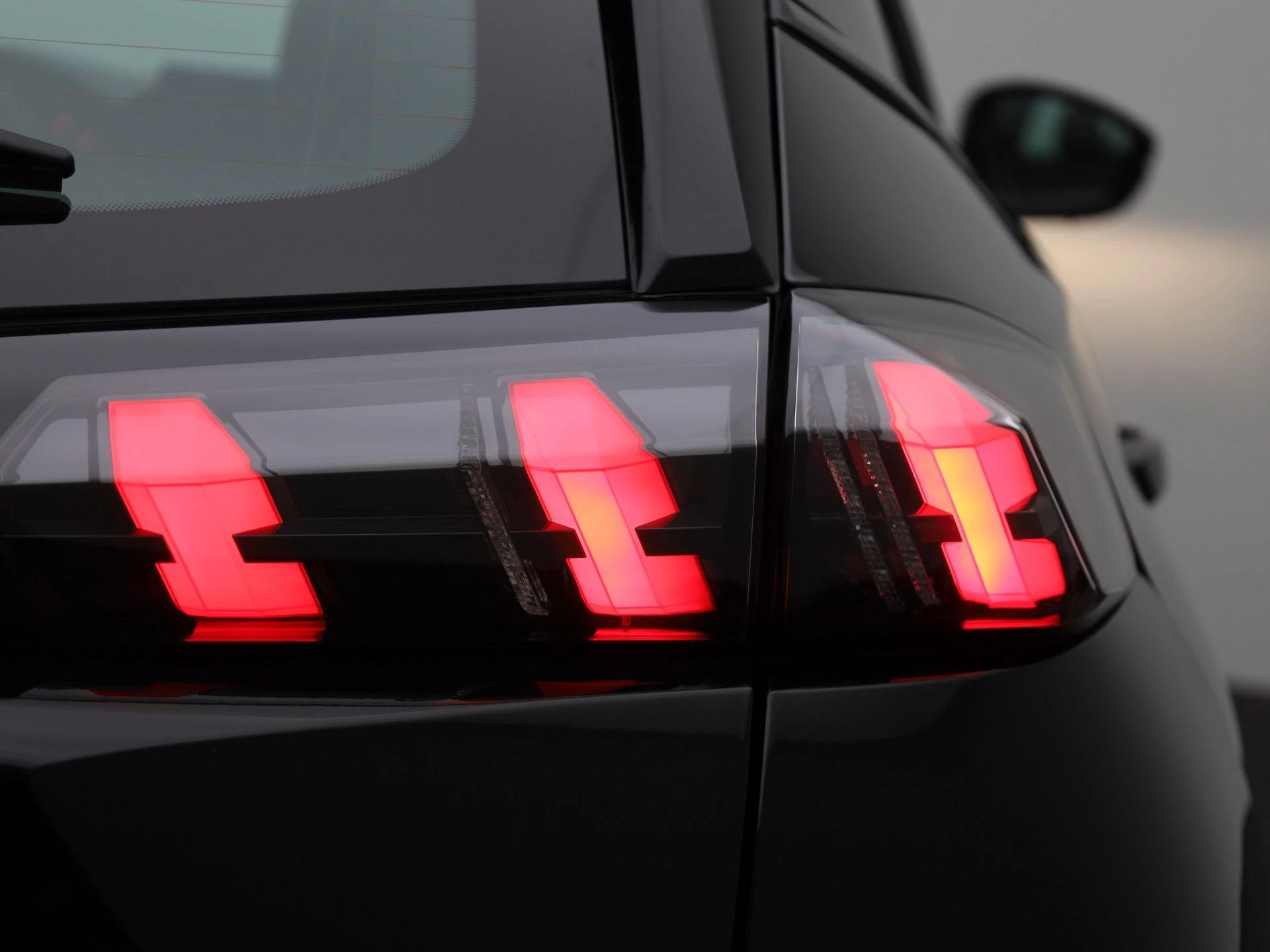 Peugeot e-2008 EV Active 50 kWh