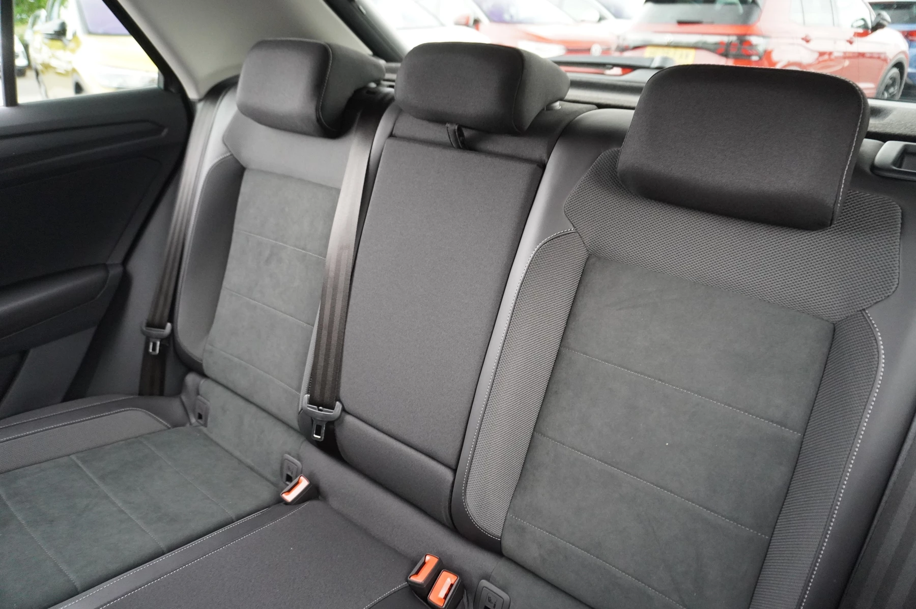 Volkswagen-T-Roc-image-8