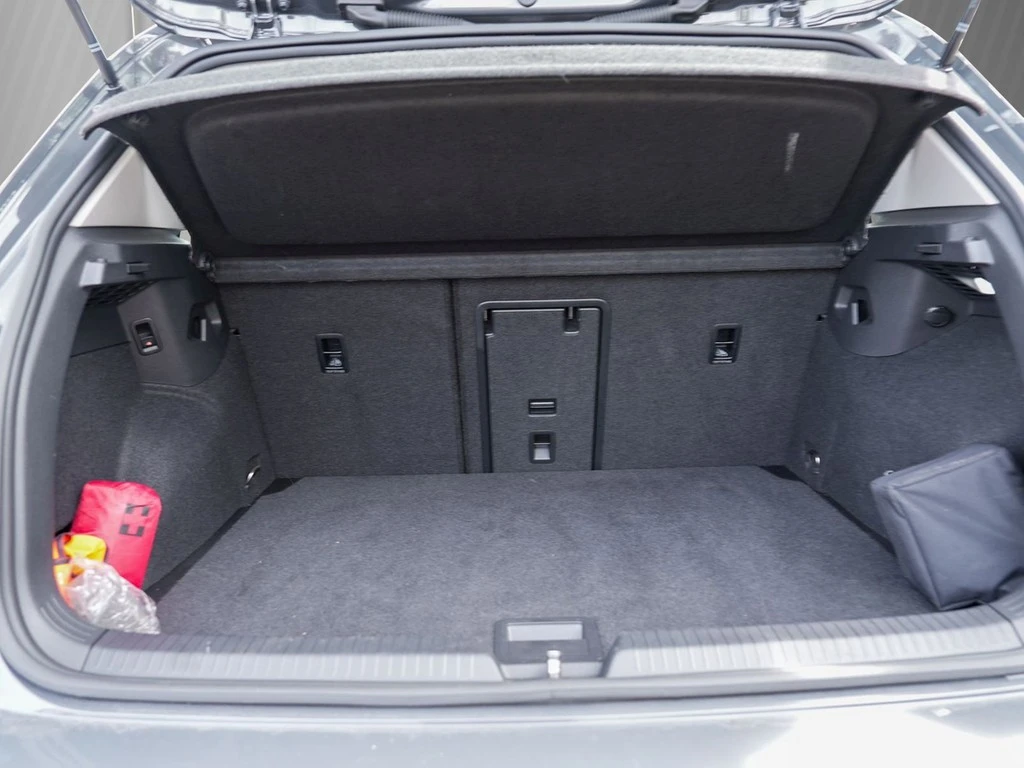 Volkswagen-Golf-image-5