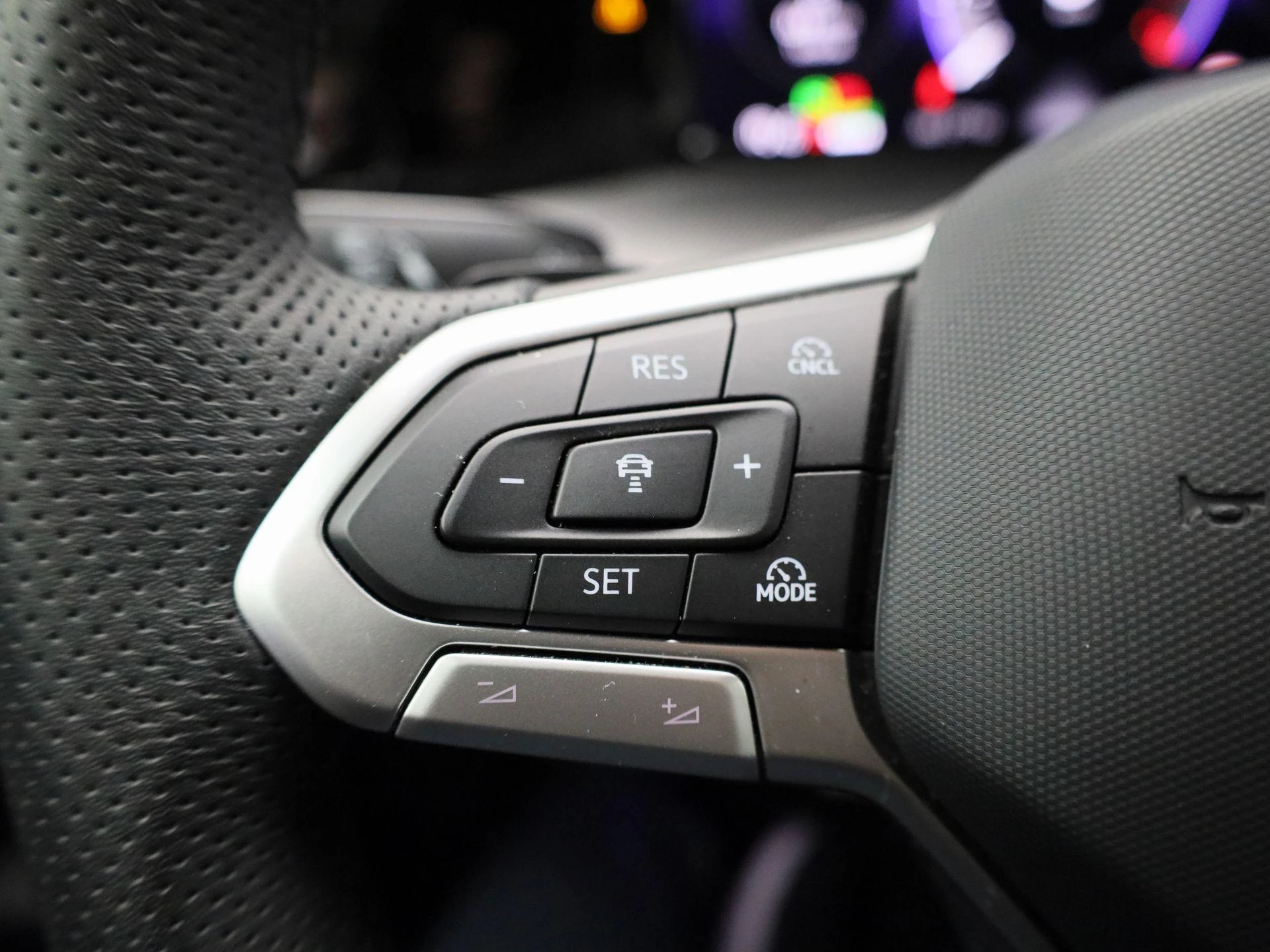 Volkswagen-Golf-image-20