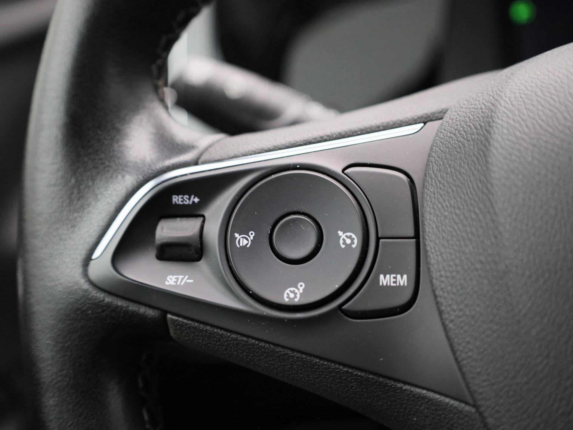 Opel-Grandland-image-17
