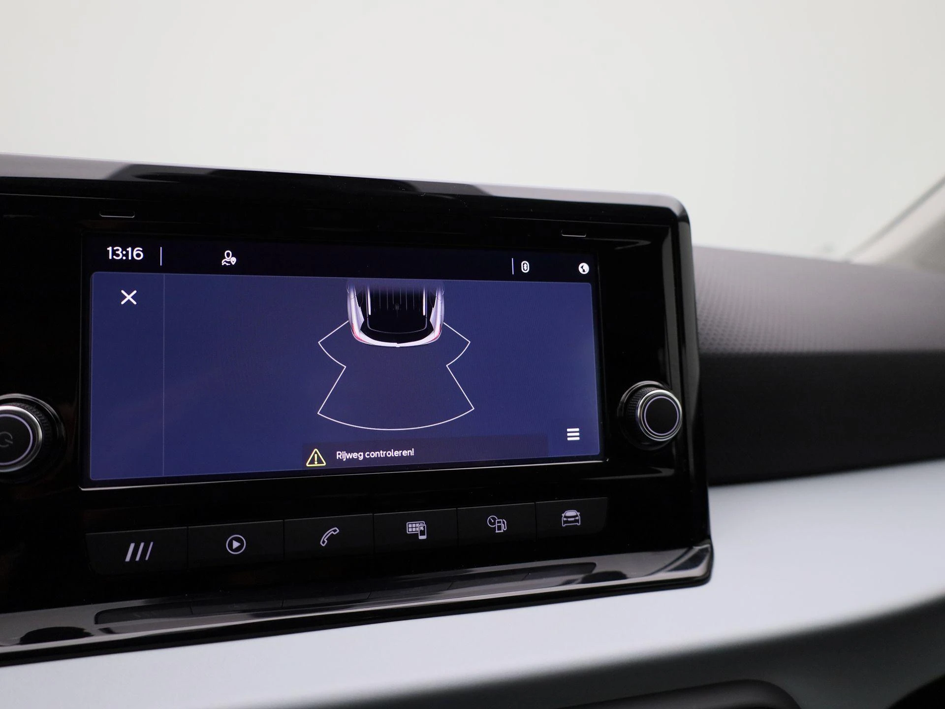 SEAT-Arona-image-28