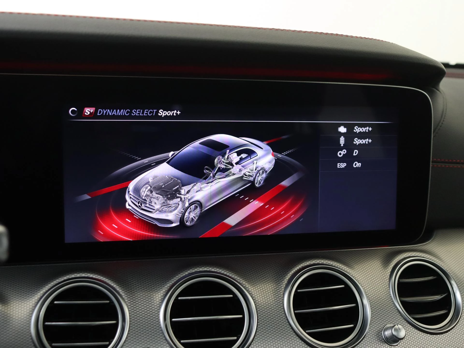 Mercedes-Benz-E-Klasse-image-29