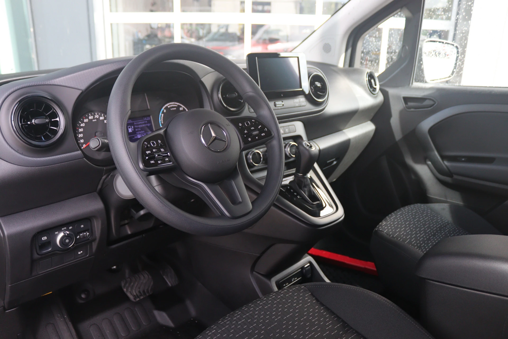 Mercedes-Benz-eCitan-image-3