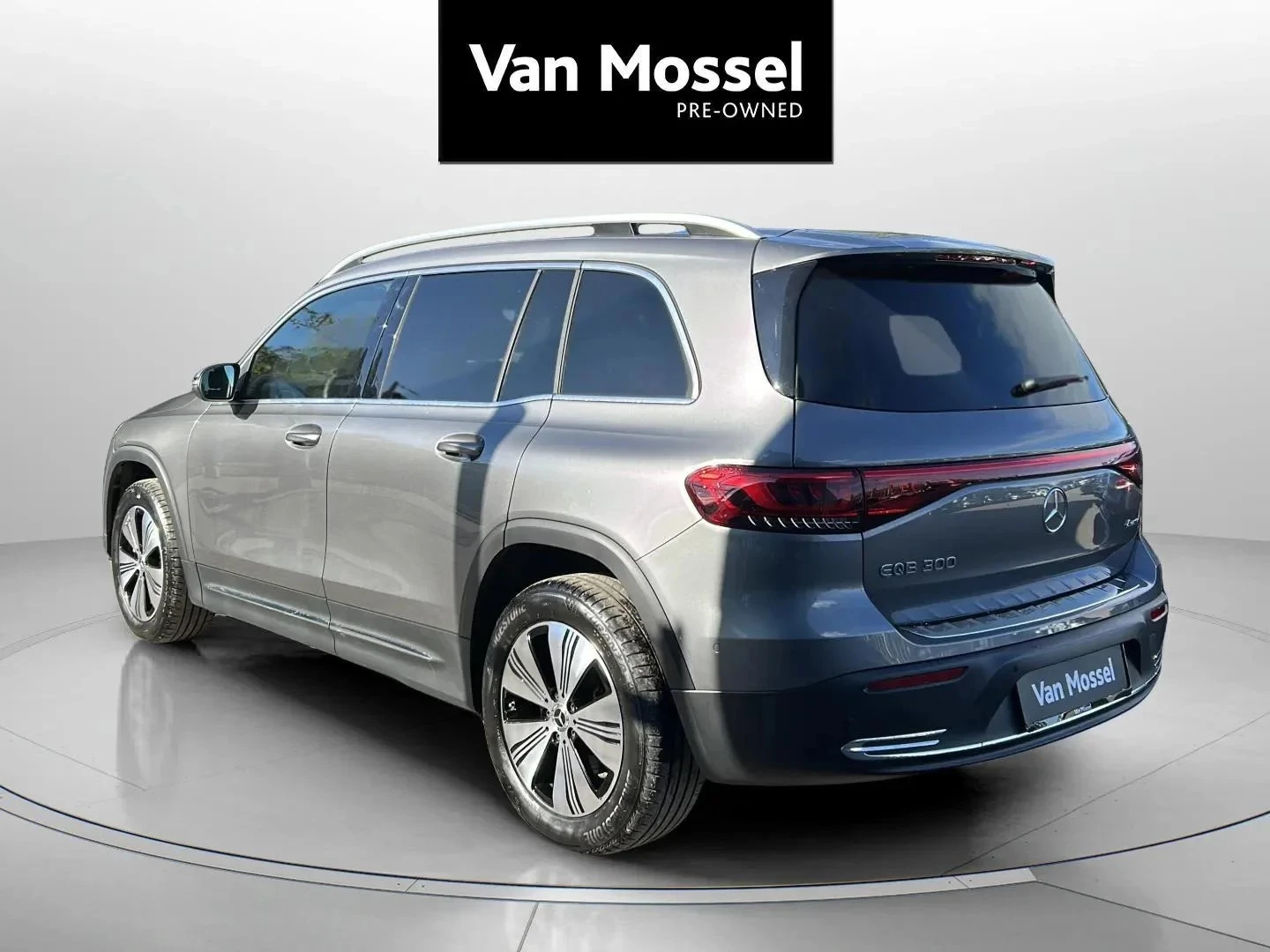 Mercedes-Benz-EQB-image-6