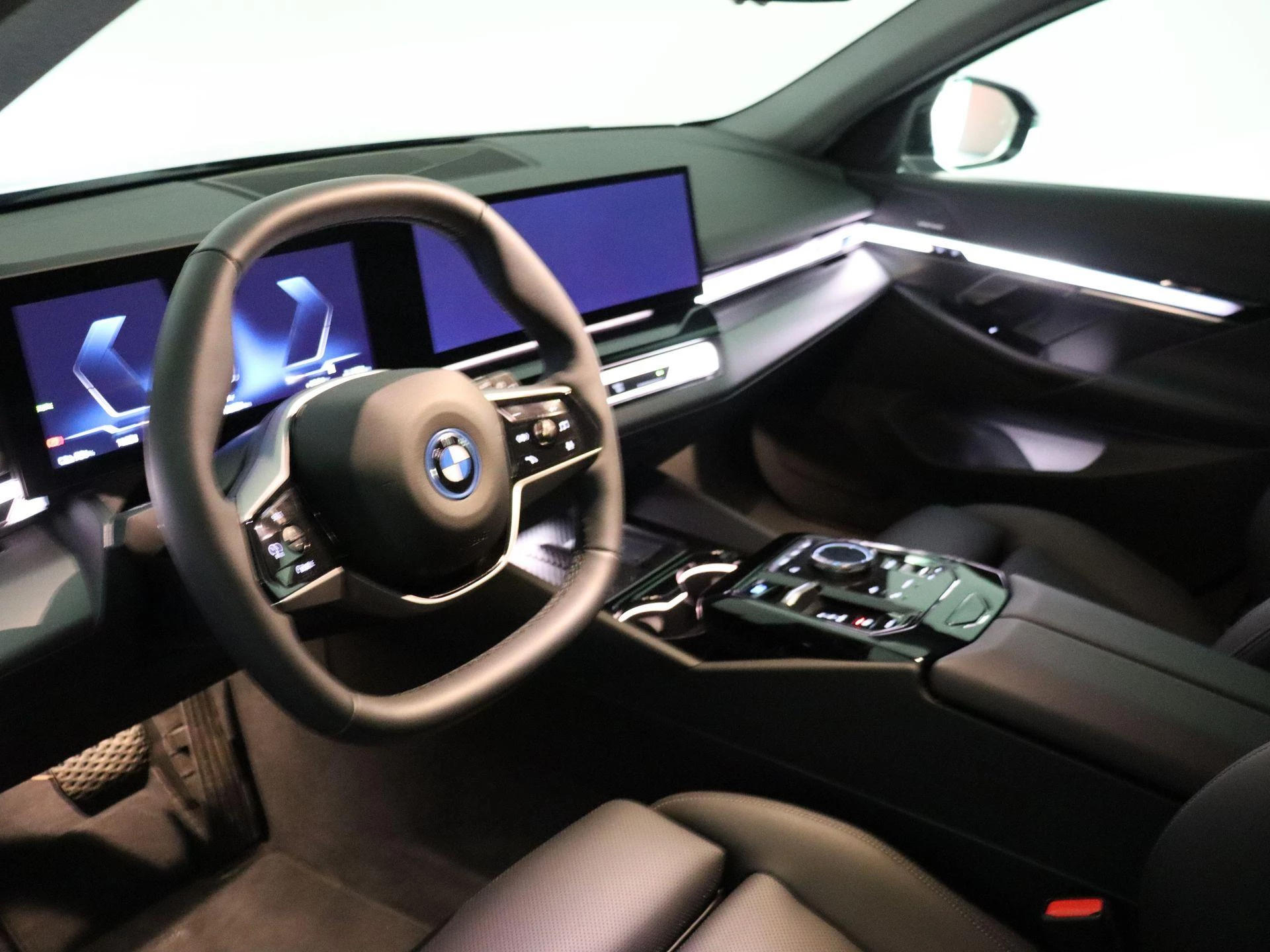 BMW-i5-image-24
