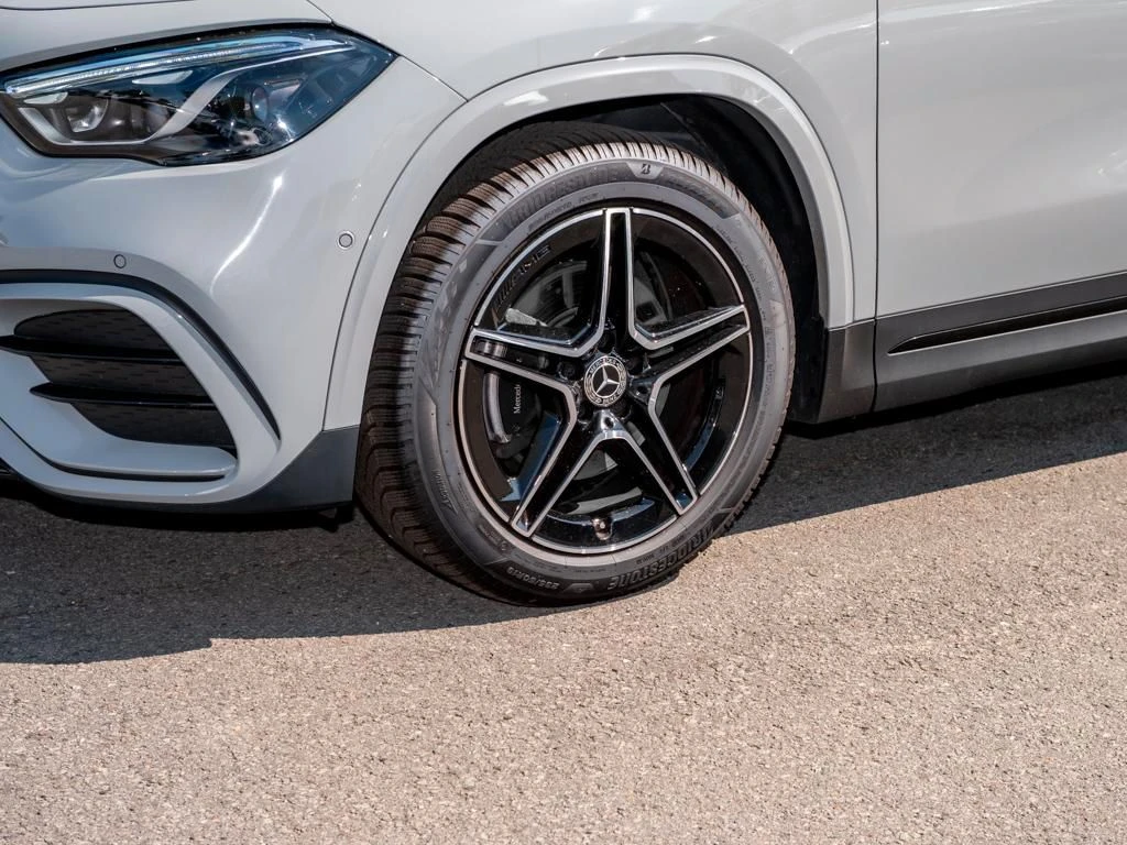 Mercedes-Benz-GLA 200 d-image-6