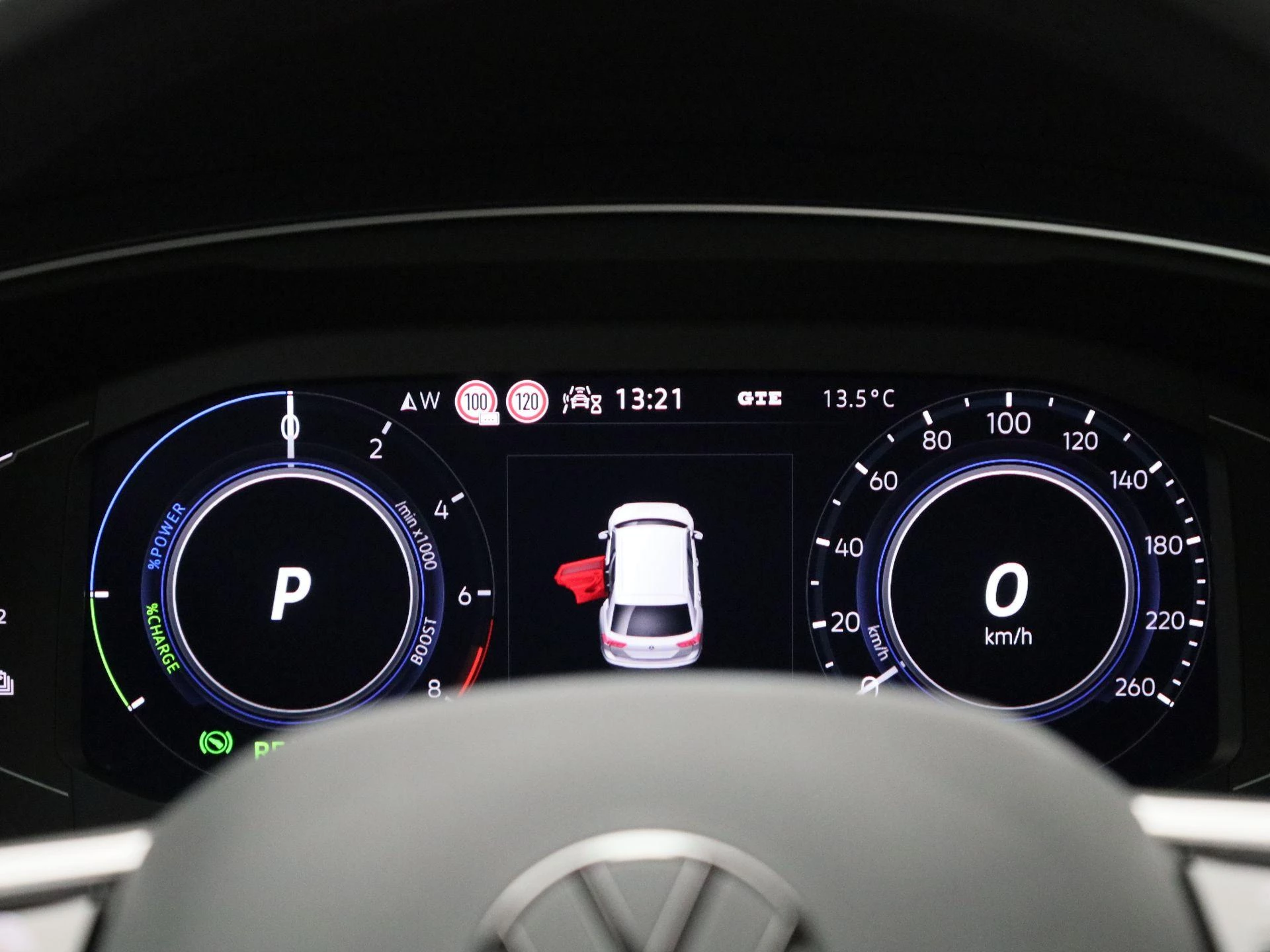 Volkswagen-Tiguan-image-7