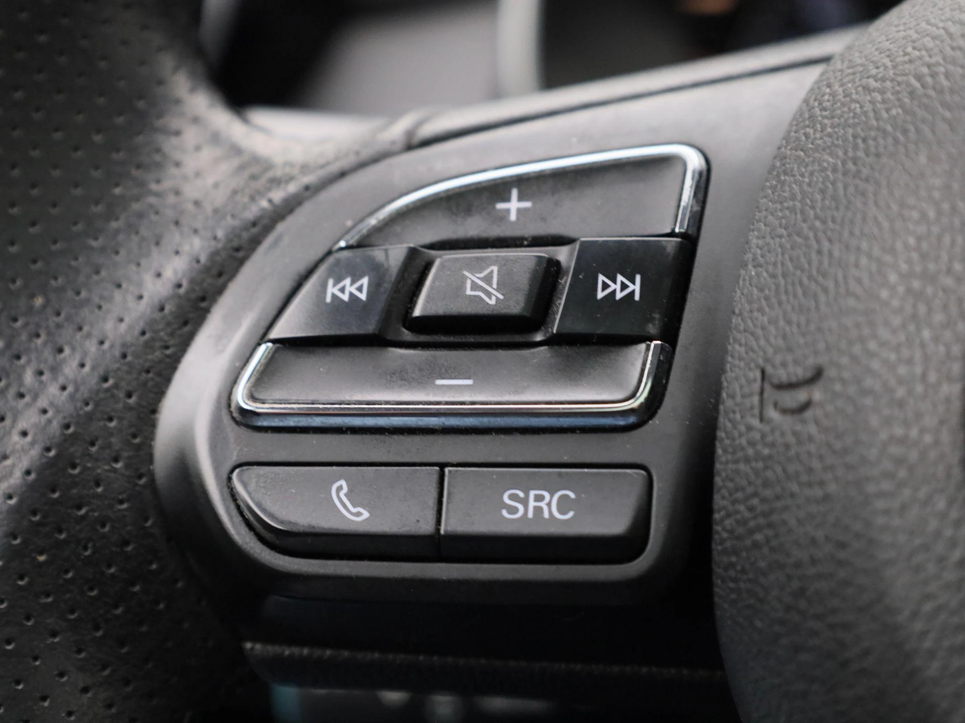MG-ZS EV-image-17