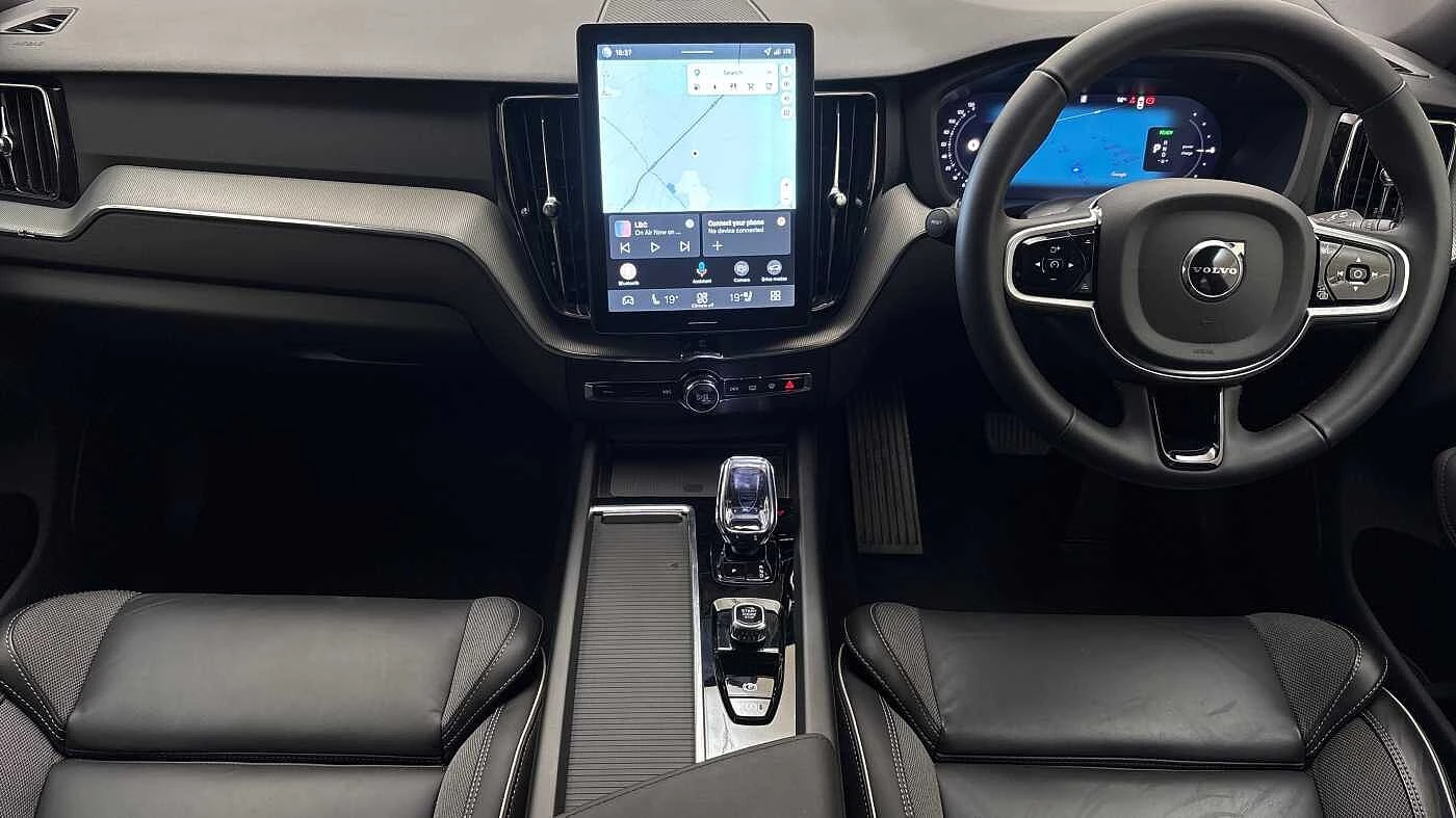 Volvo XC60 T6 AWD PHEV Recharge Black Edition Plus