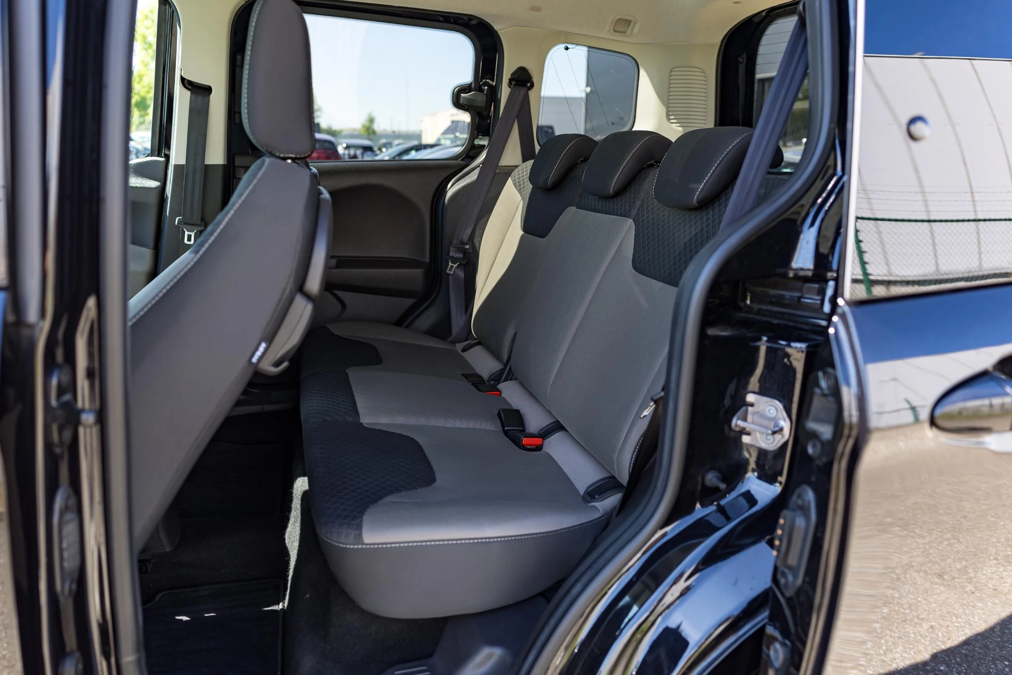 Ford Tourneo 1.5 TDCi 75kW Ambiente