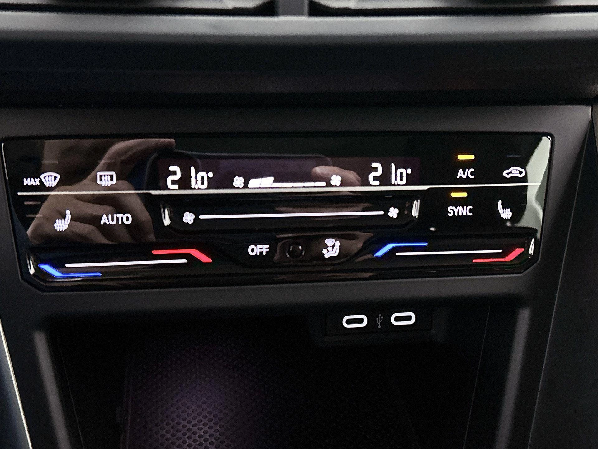 Volkswagen-Polo-image-18