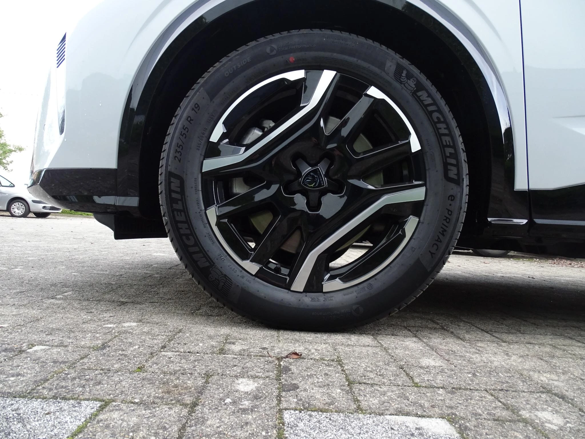 Peugeot-e-3008-image-6