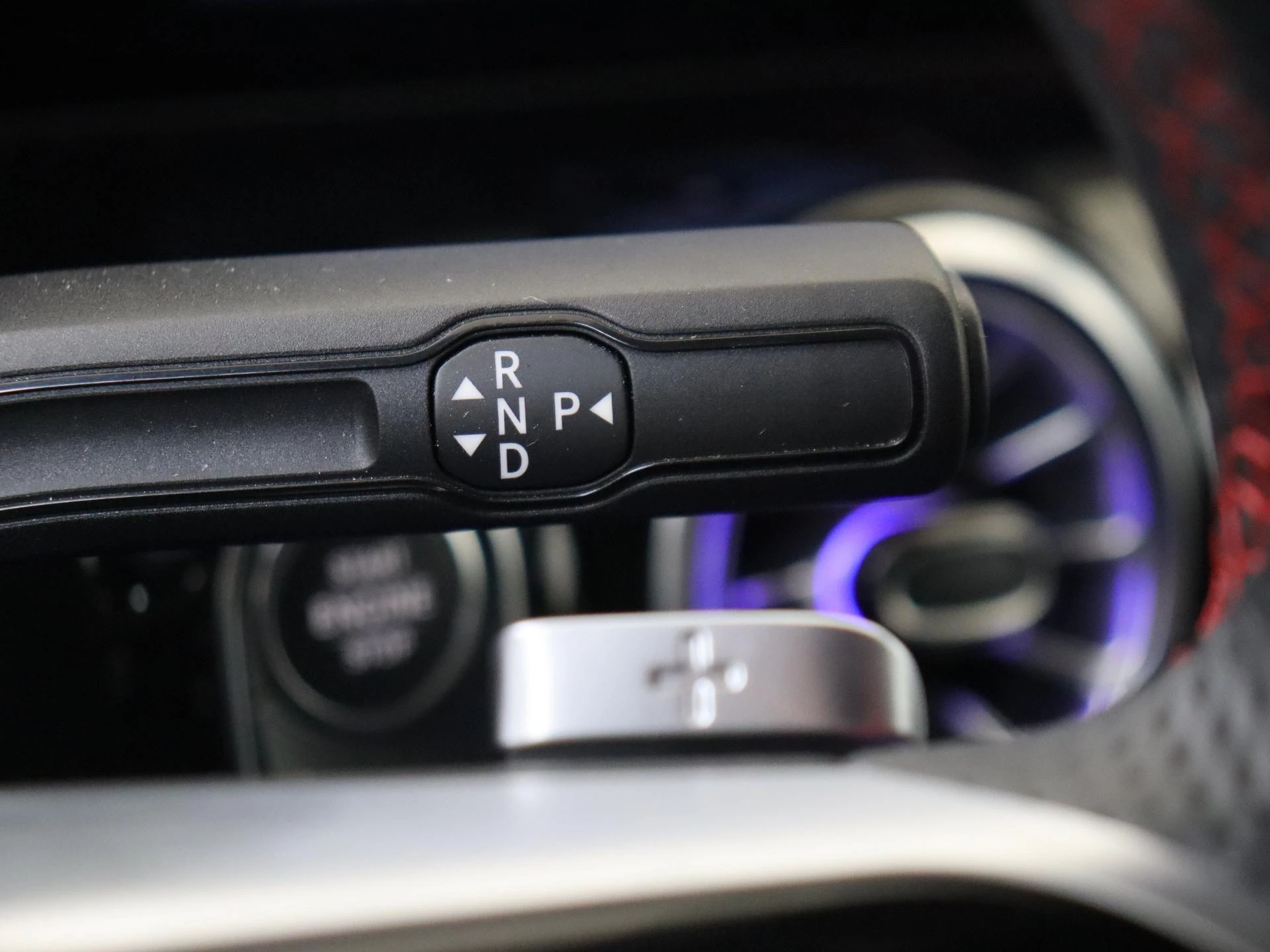 Mercedes-Benz-GLA-image-14