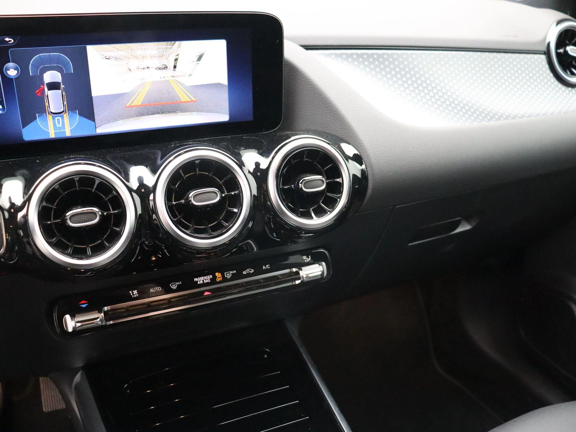 Mercedes-Benz B-Klasse 180 d Business Line + CARPLAY + CAMERA + SENSOREN +
