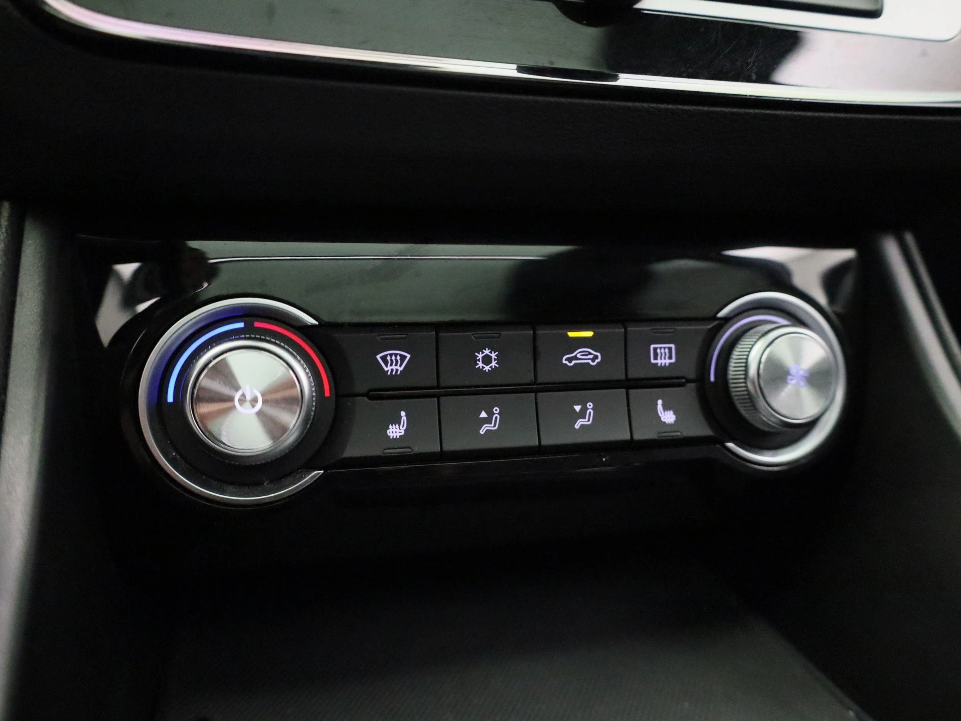MG-ZS EV-image-24