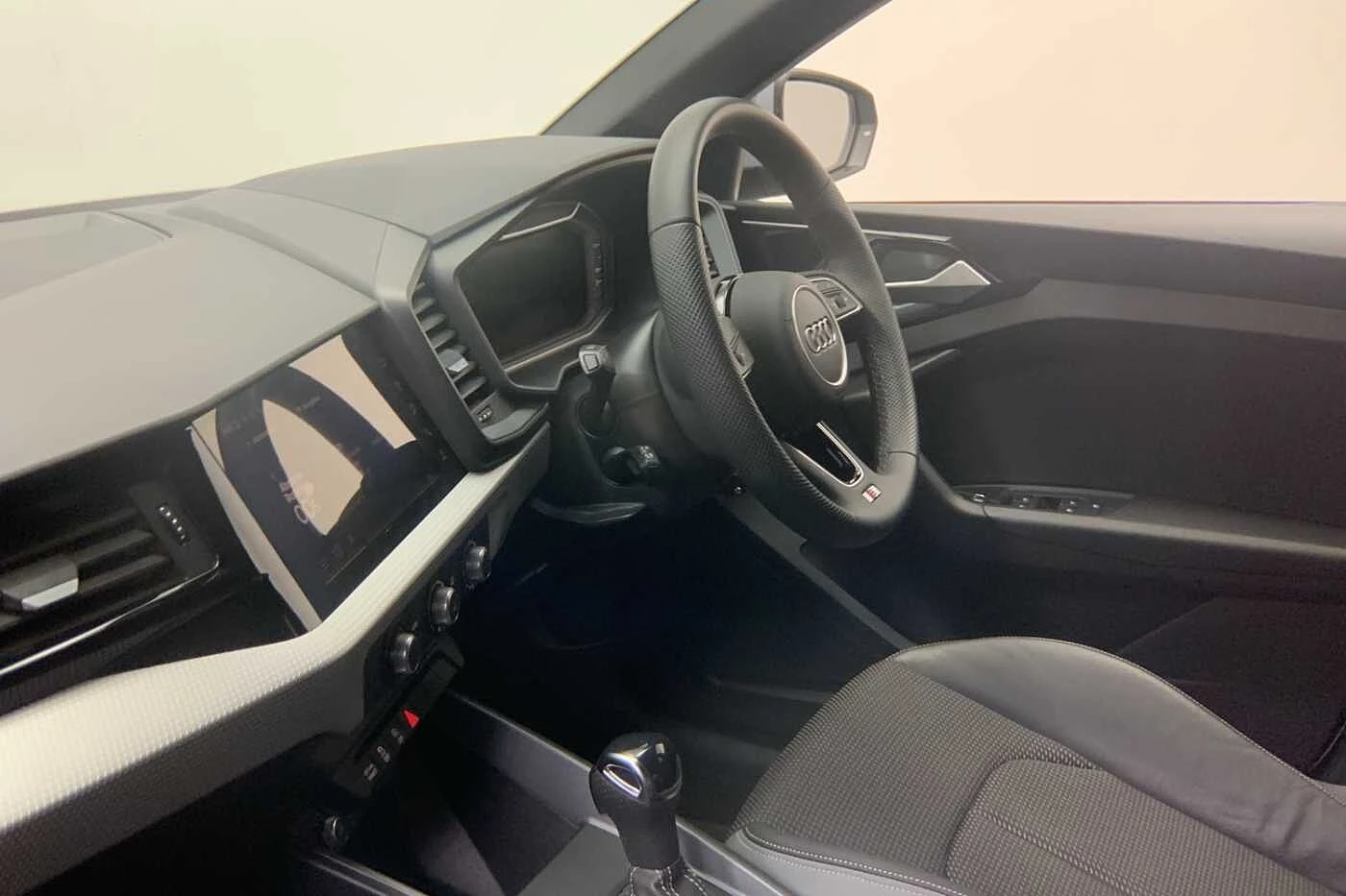 Audi-A1 Sportback-image-1