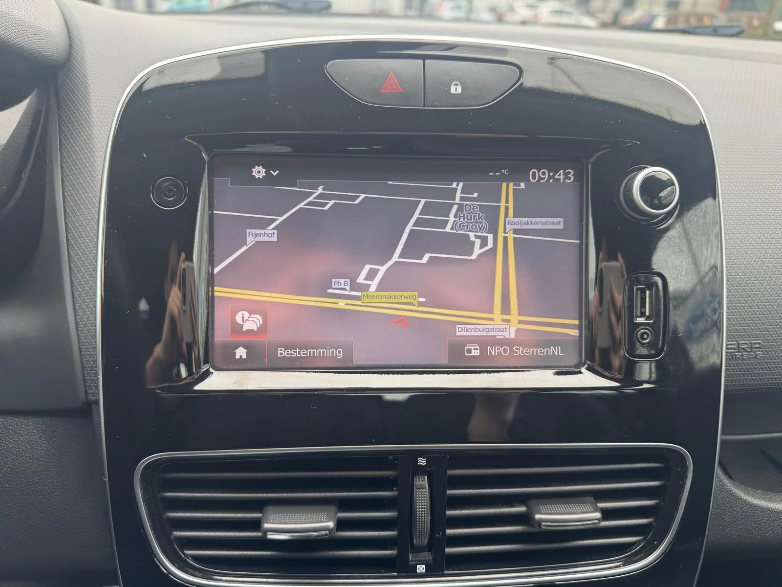 Renault-Clio-image-11