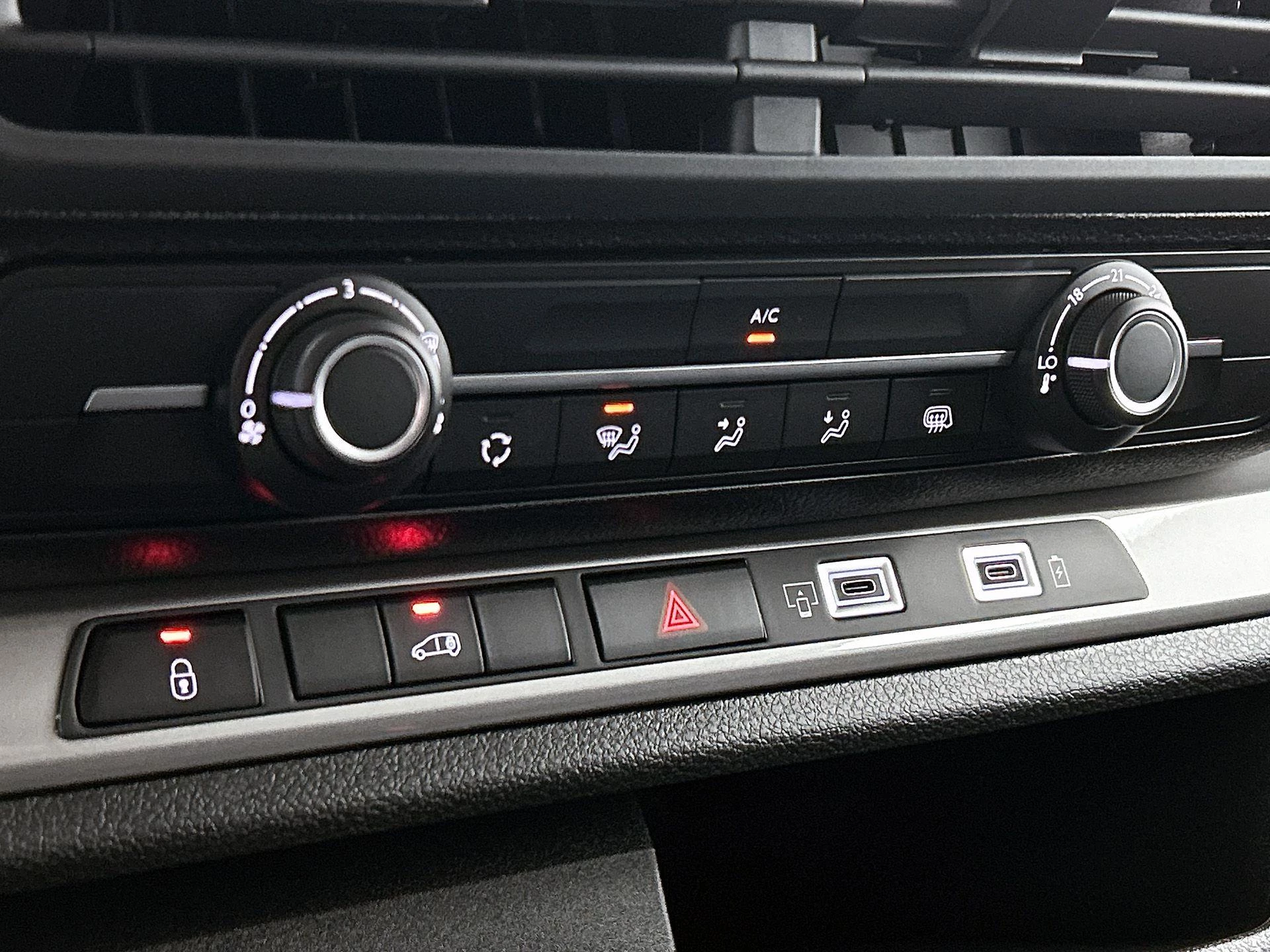 Opel-Vivaro-e-image-18