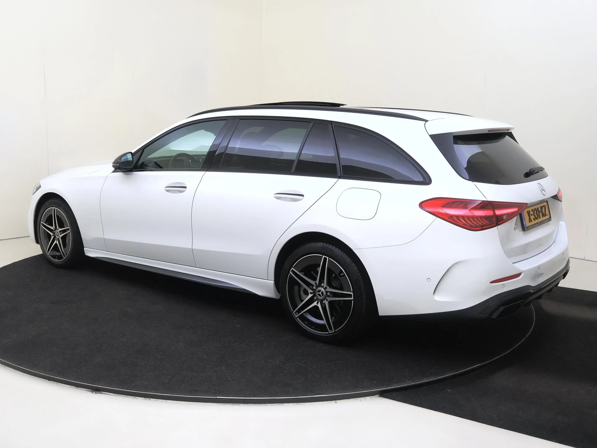 Mercedes-Benz C-Klasse Estate 300 e AMG Line