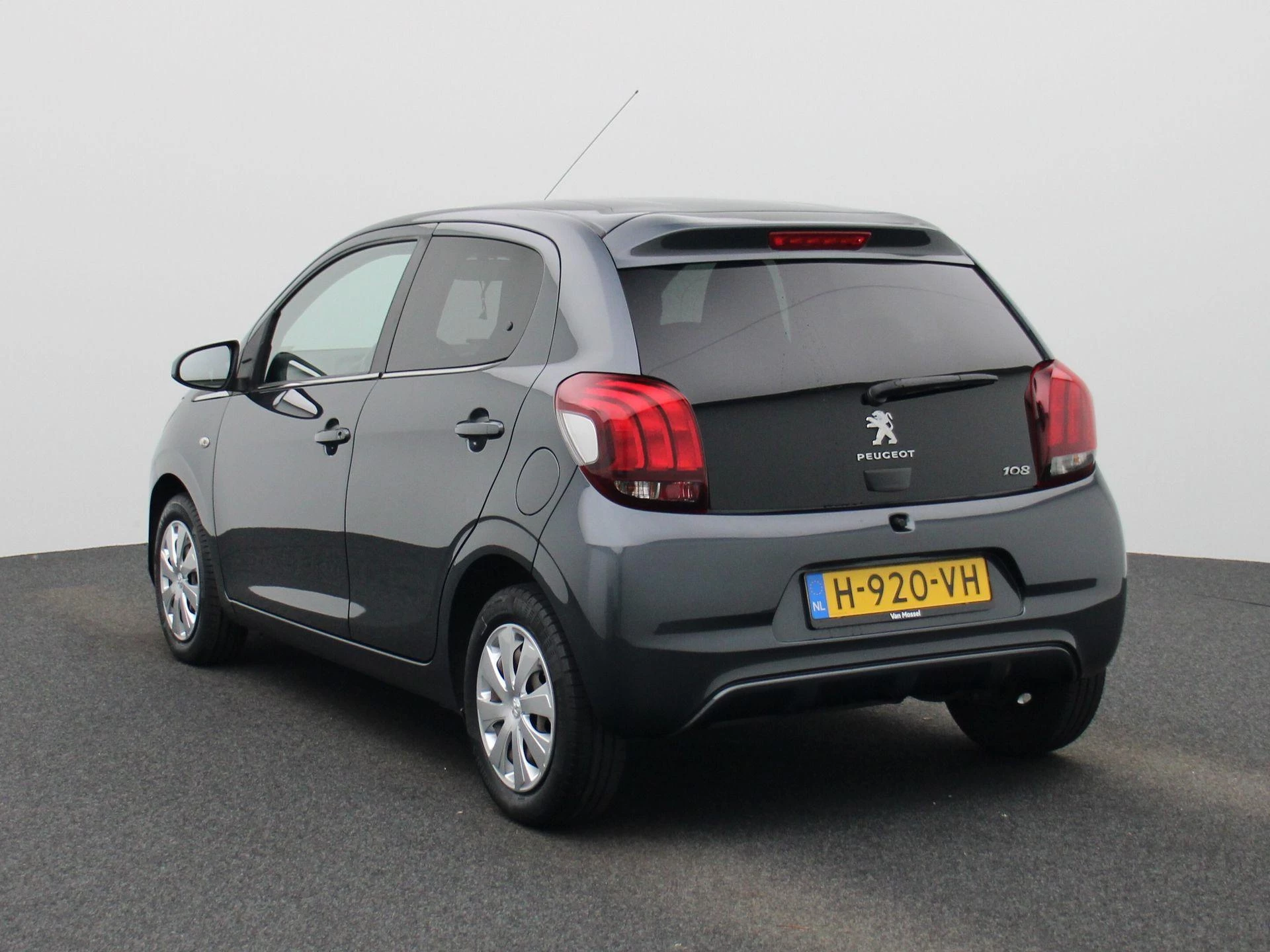 Peugeot-108-image-1