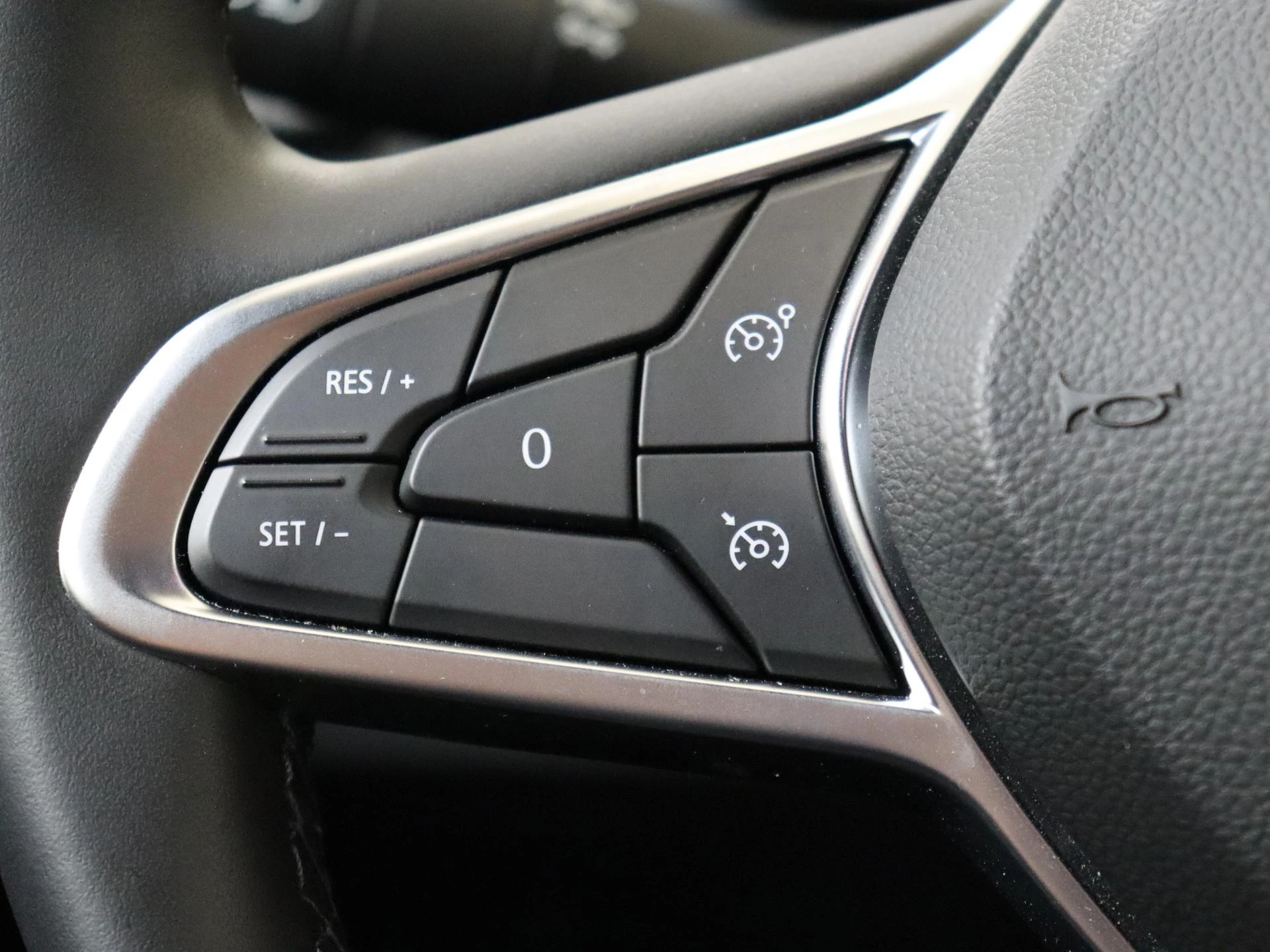 Renault-Clio-image-11
