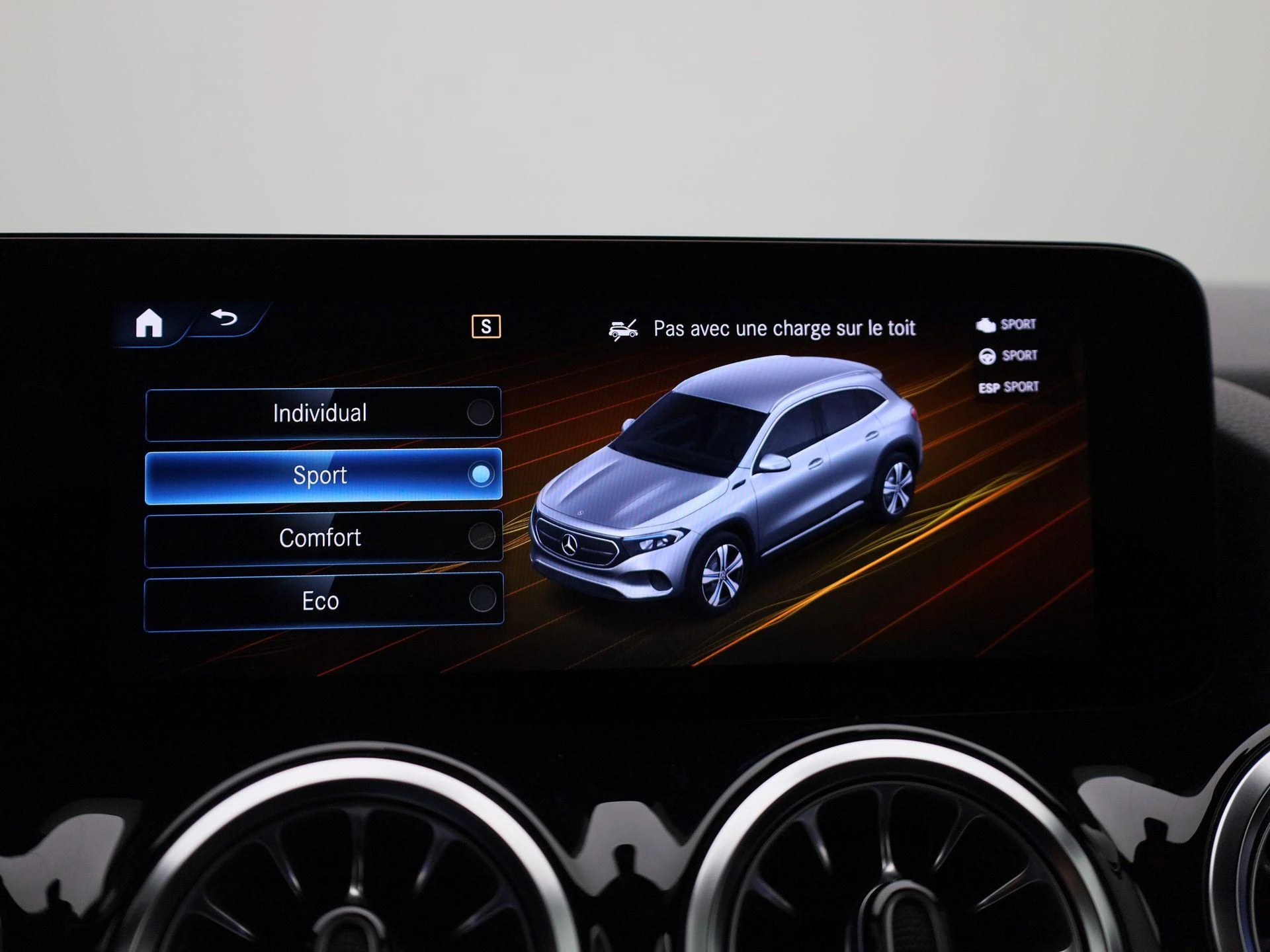 Mercedes-Benz-EQA-image-26