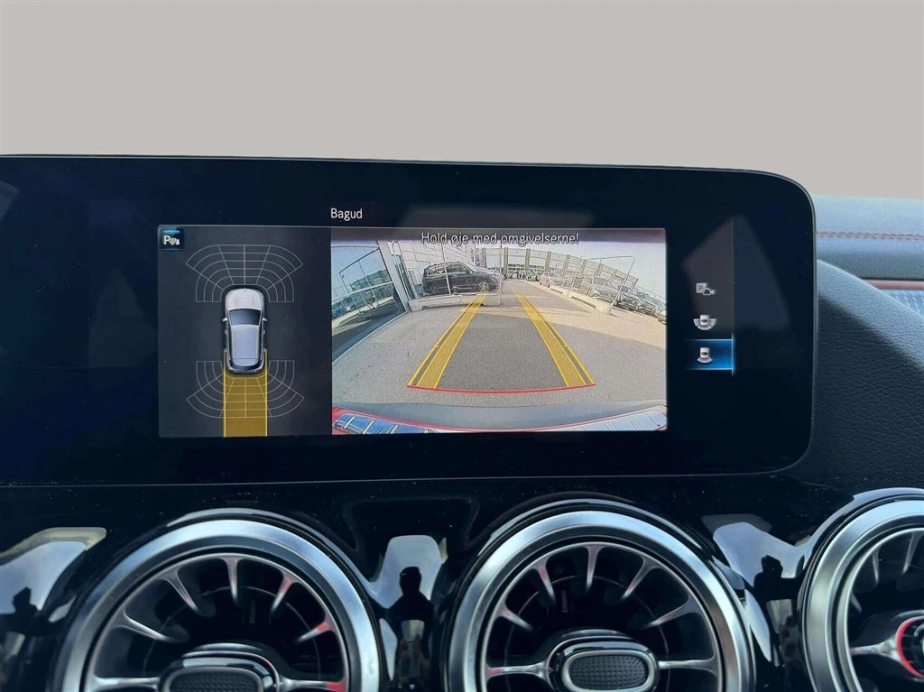 Mercedes-Benz-EQA-image-16