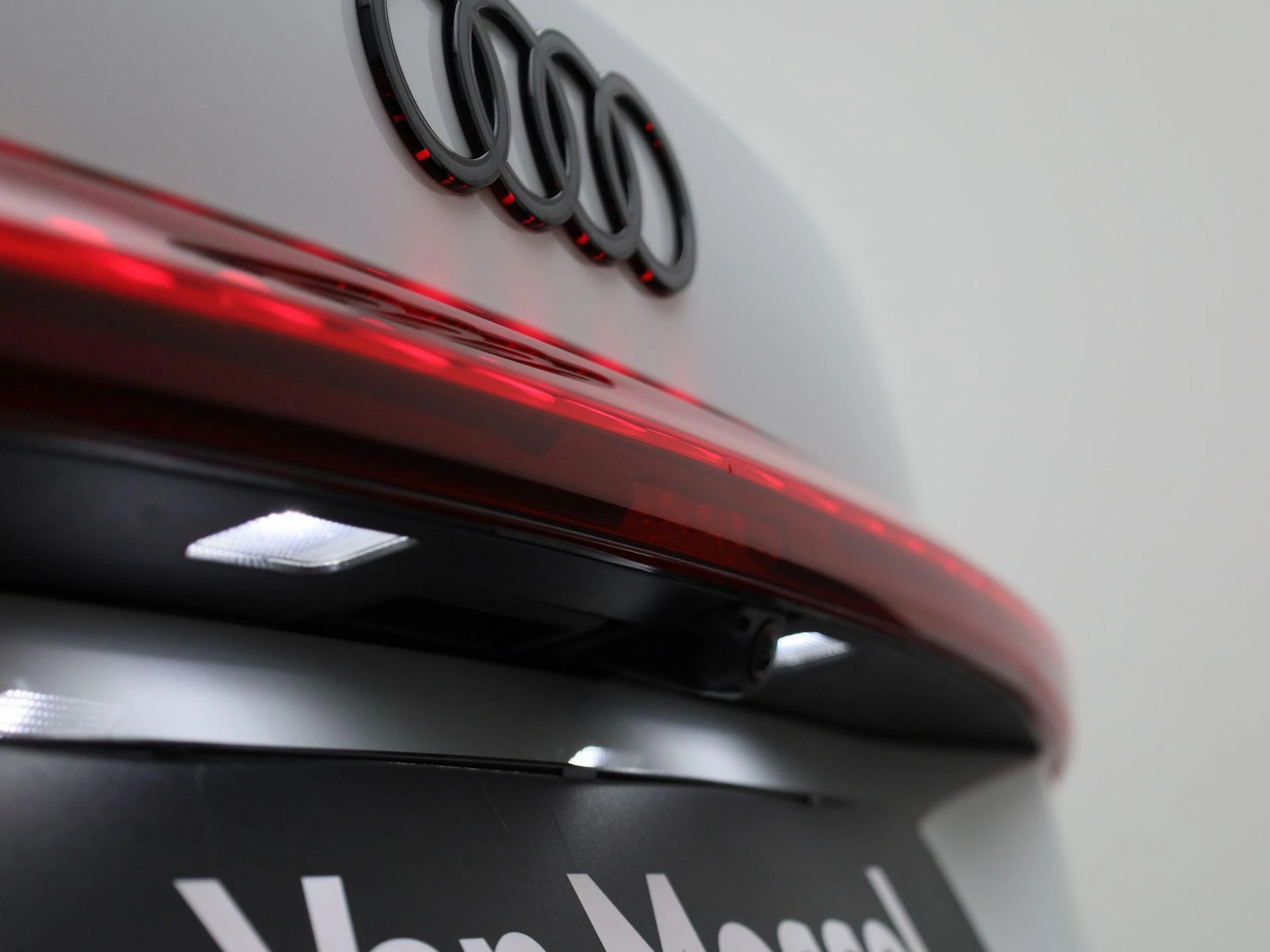 Audi A5 Limousine 2.0 e-hybrid quattro S edition 299 PK