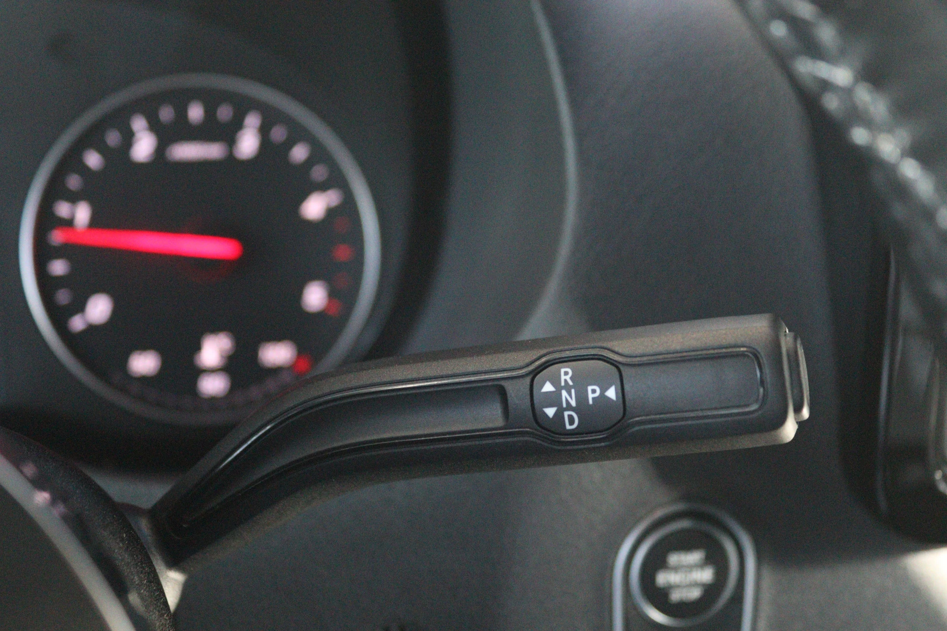 Mercedes-Benz-Sprinter-image-6