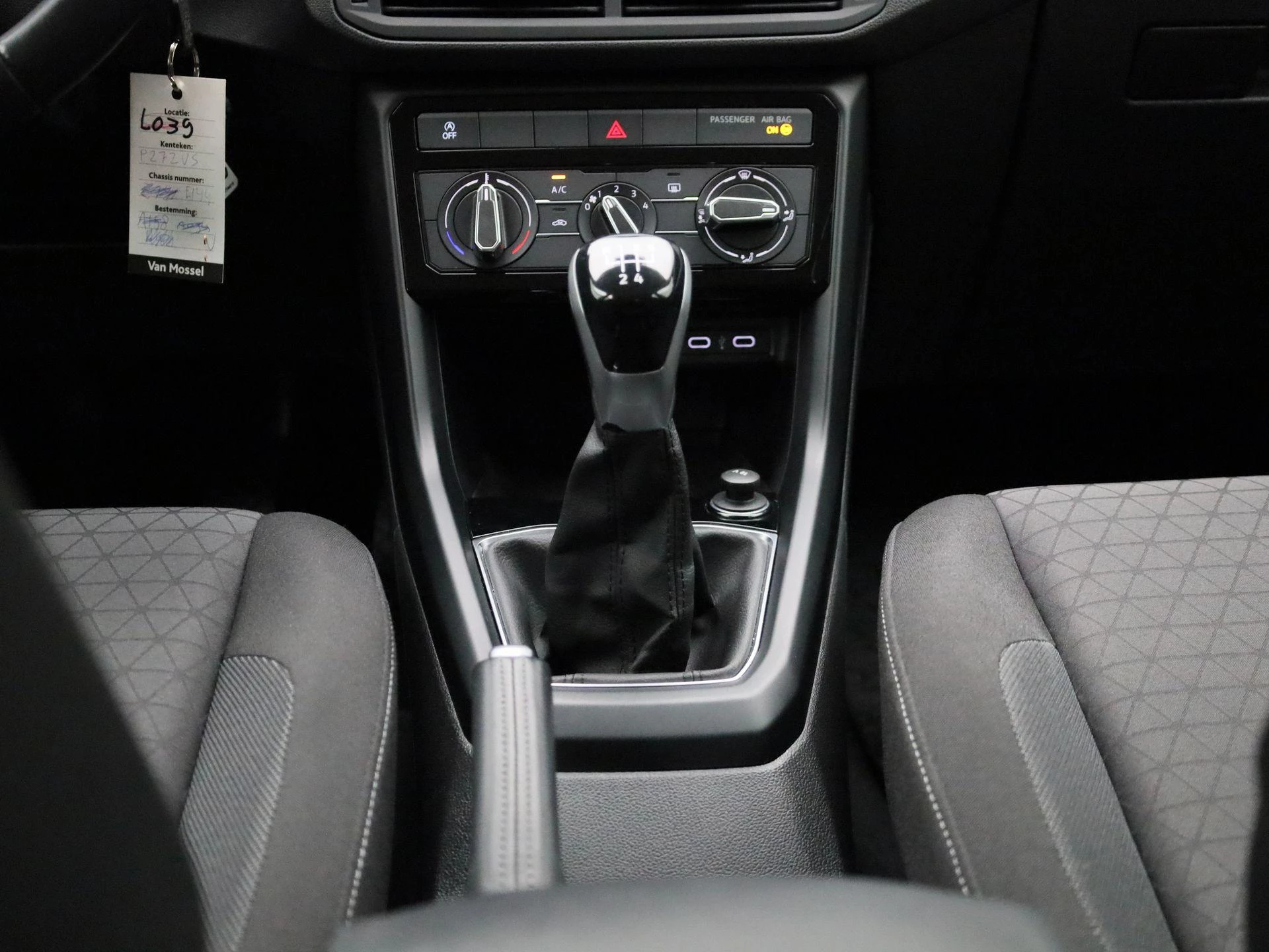 Volkswagen-T-Cross-image-9