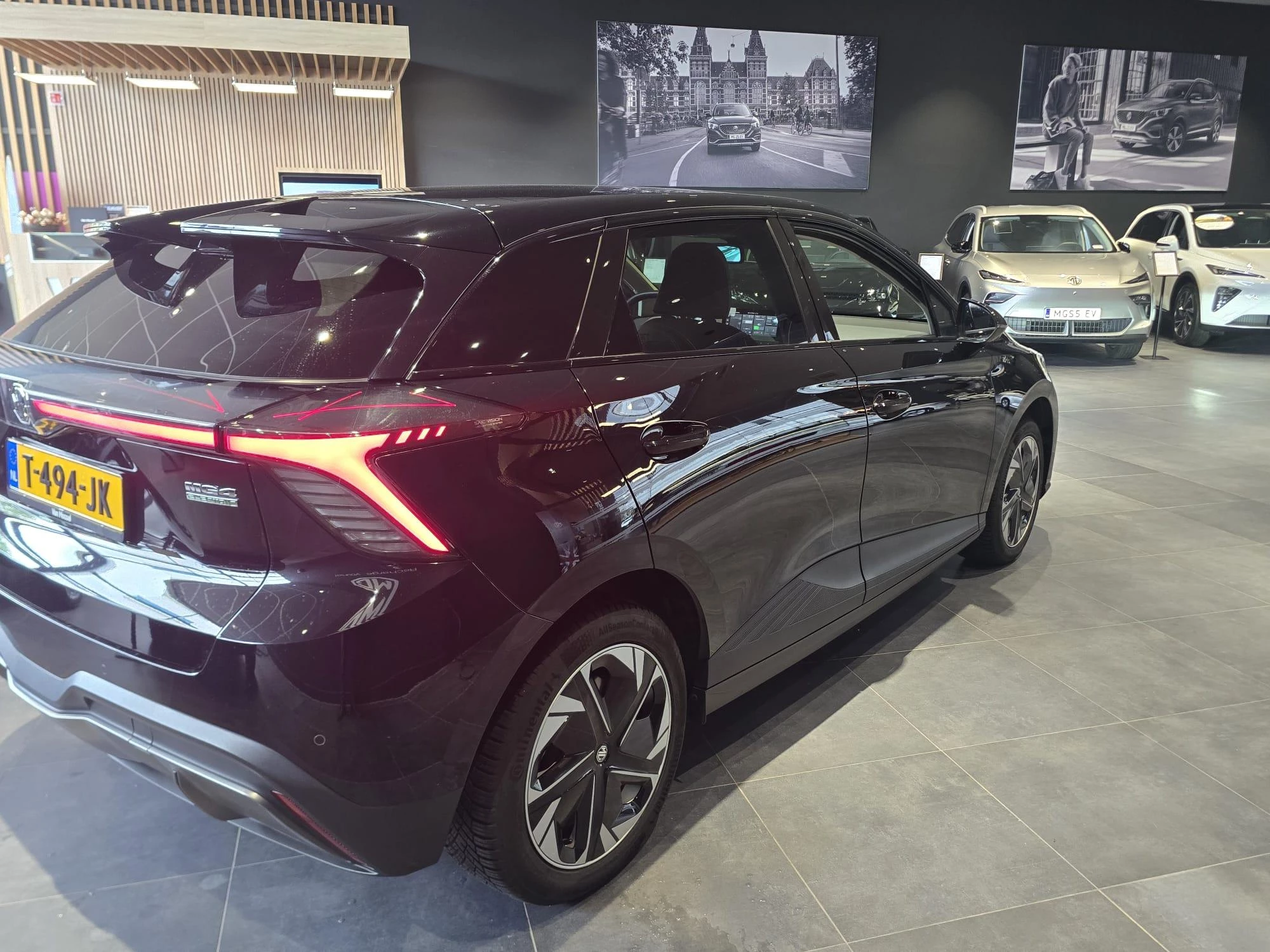 MG MG4 Luxury Long Range 64 kWh