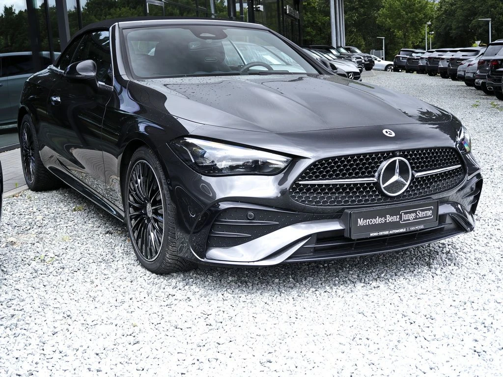 Mercedes-Benz-CLE 200-image-4