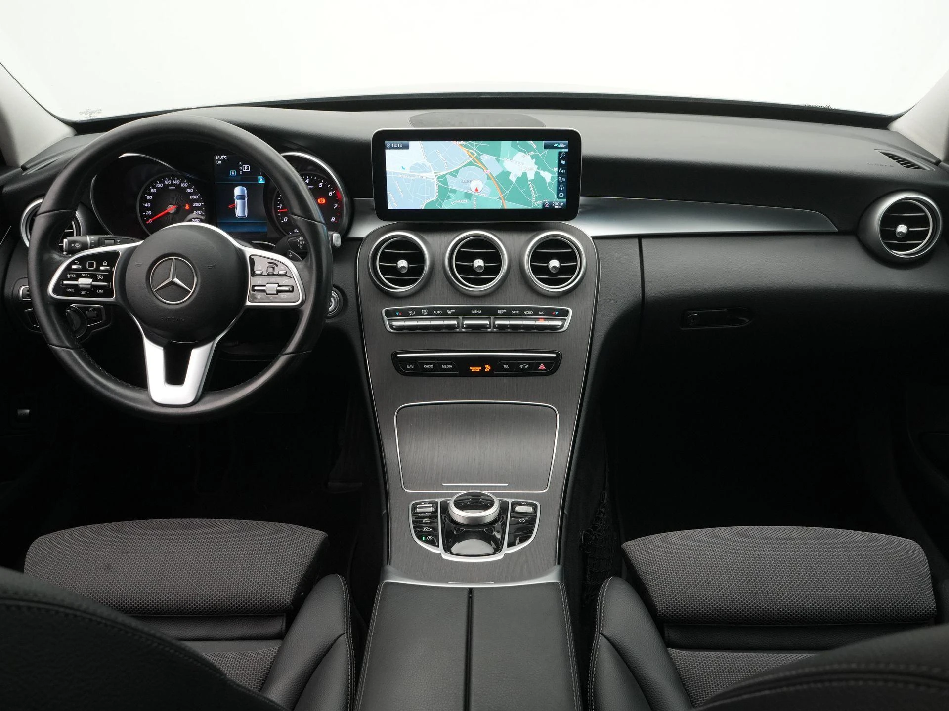 Mercedes-Benz-C-Klasse-image-6