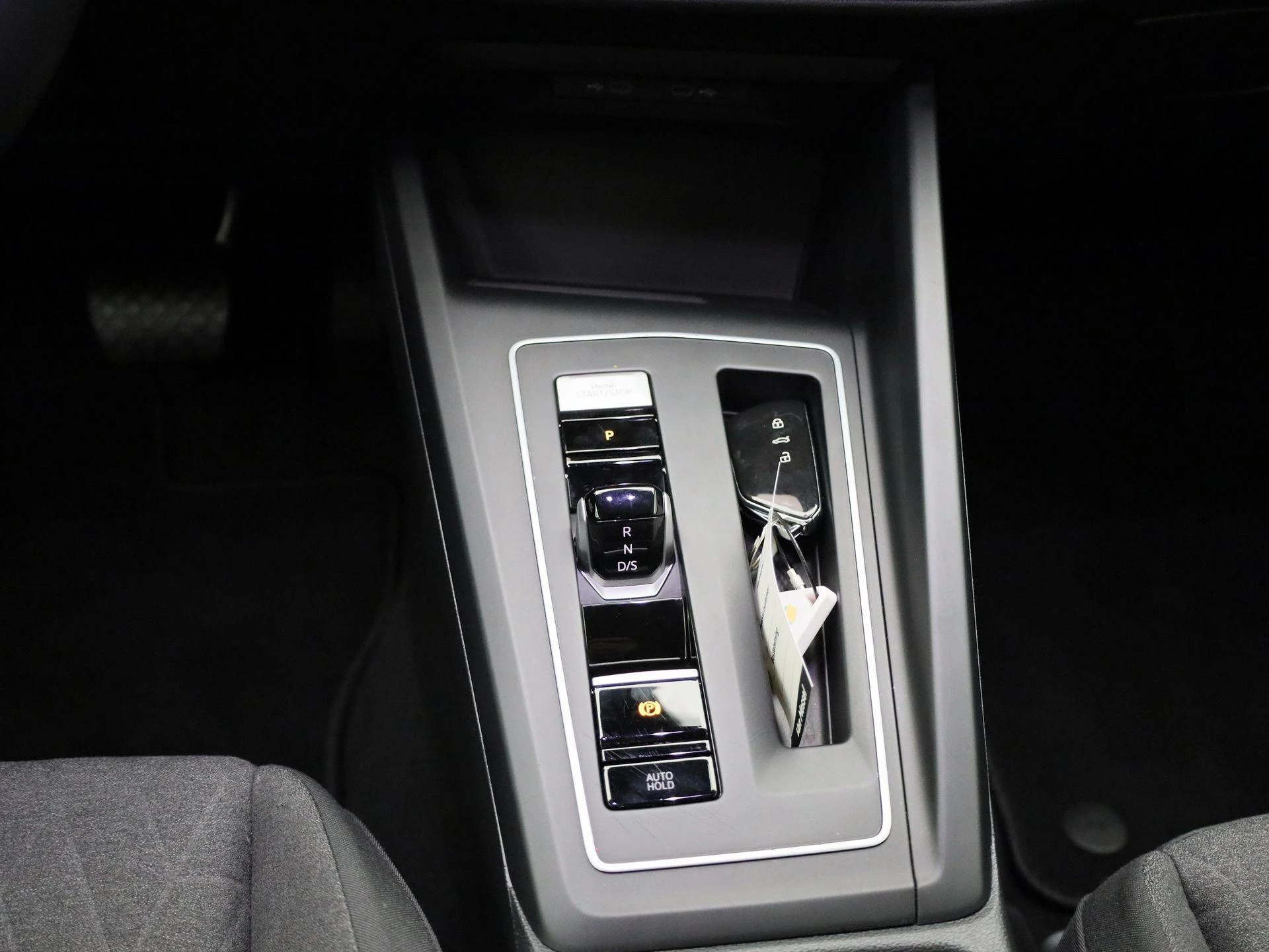 Volkswagen-Golf-image-9