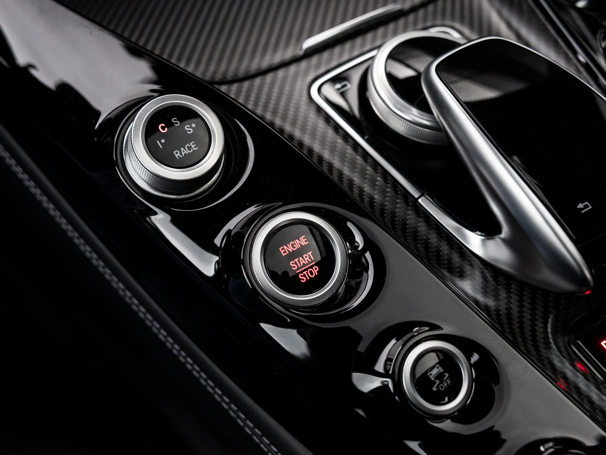 Mercedes-AMG-GT-image-17