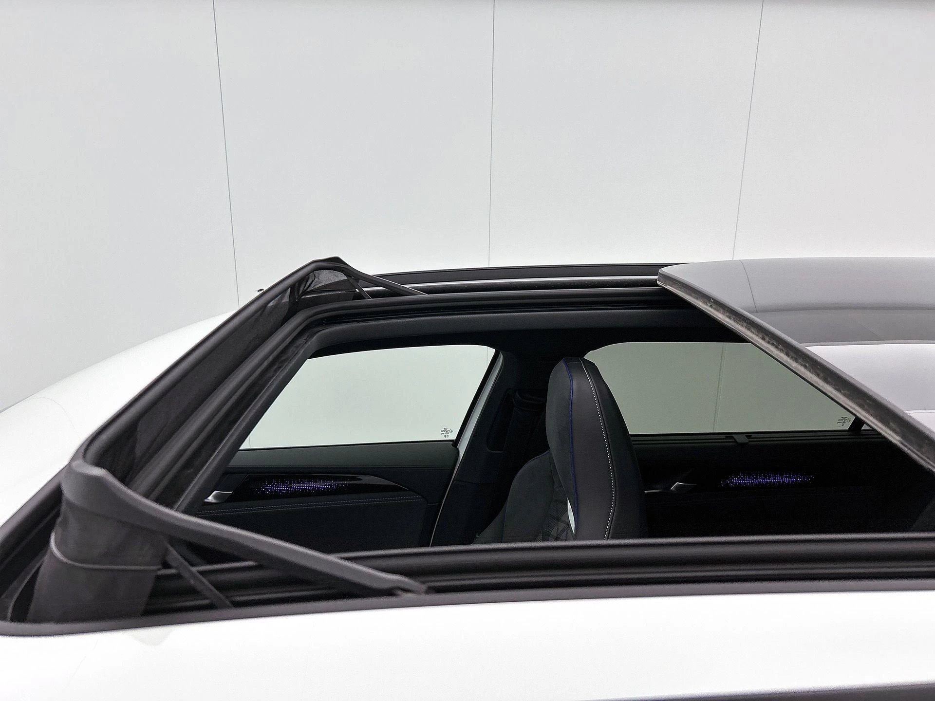 Volkswagen-Passat-image-28