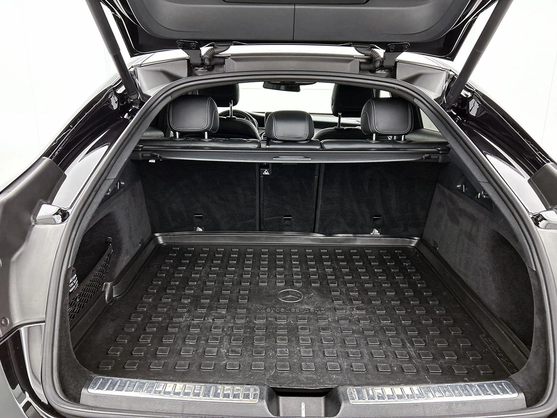 Mercedes-Benz-GLC-image-37