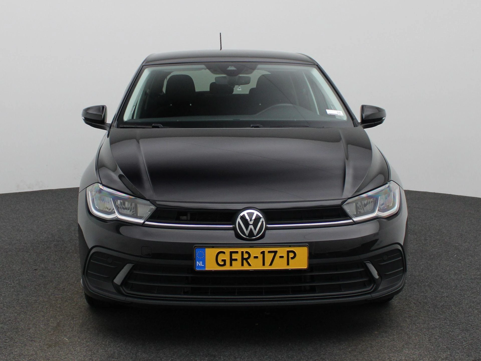 Volkswagen-Polo-image-2