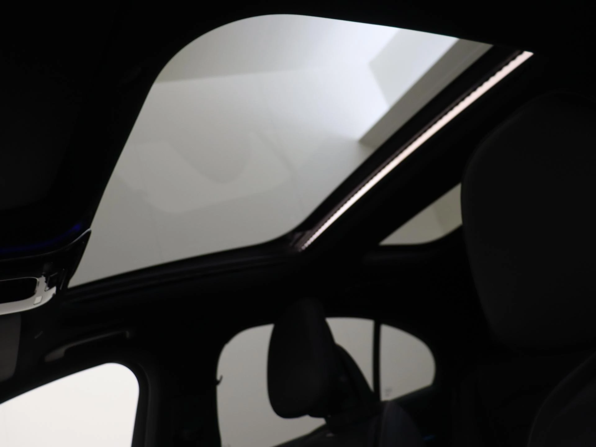 Mercedes-Benz-E-Klasse-image-30