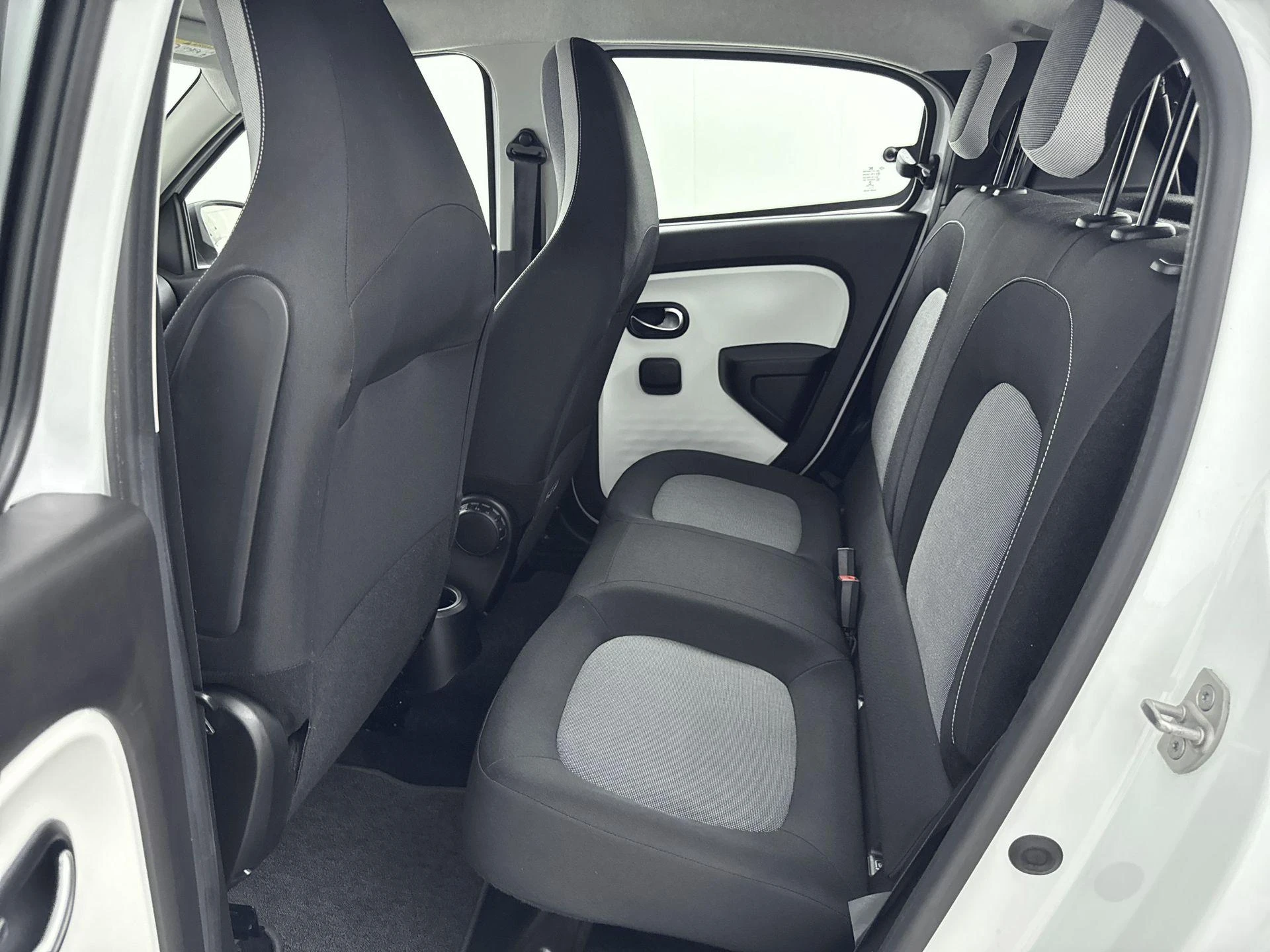 Renault-Twingo-image-24