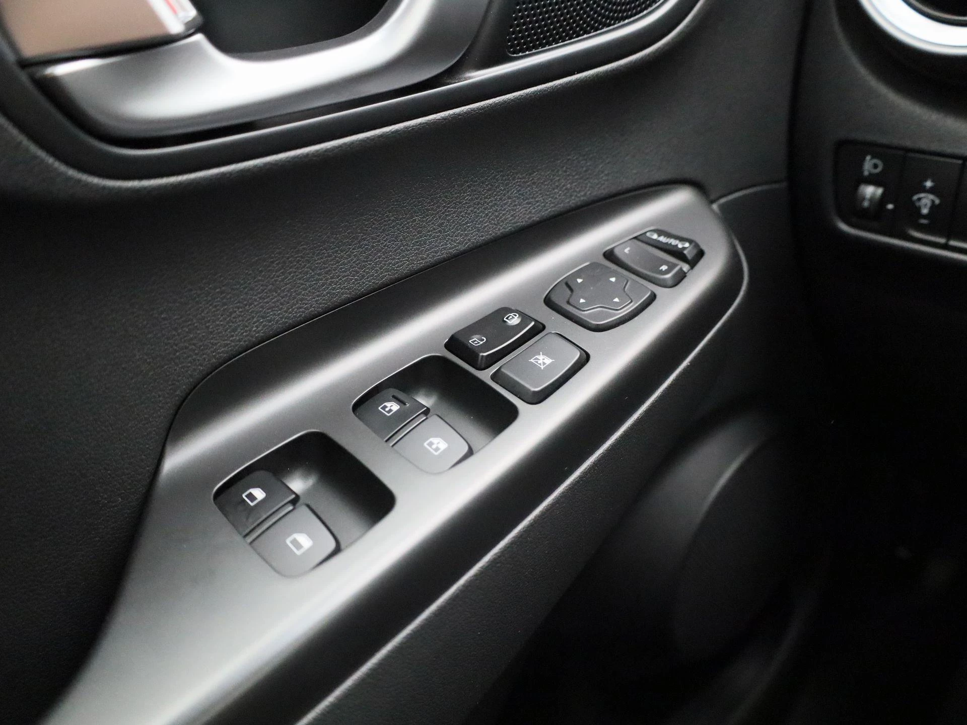 Hyundai-Kona-image-23