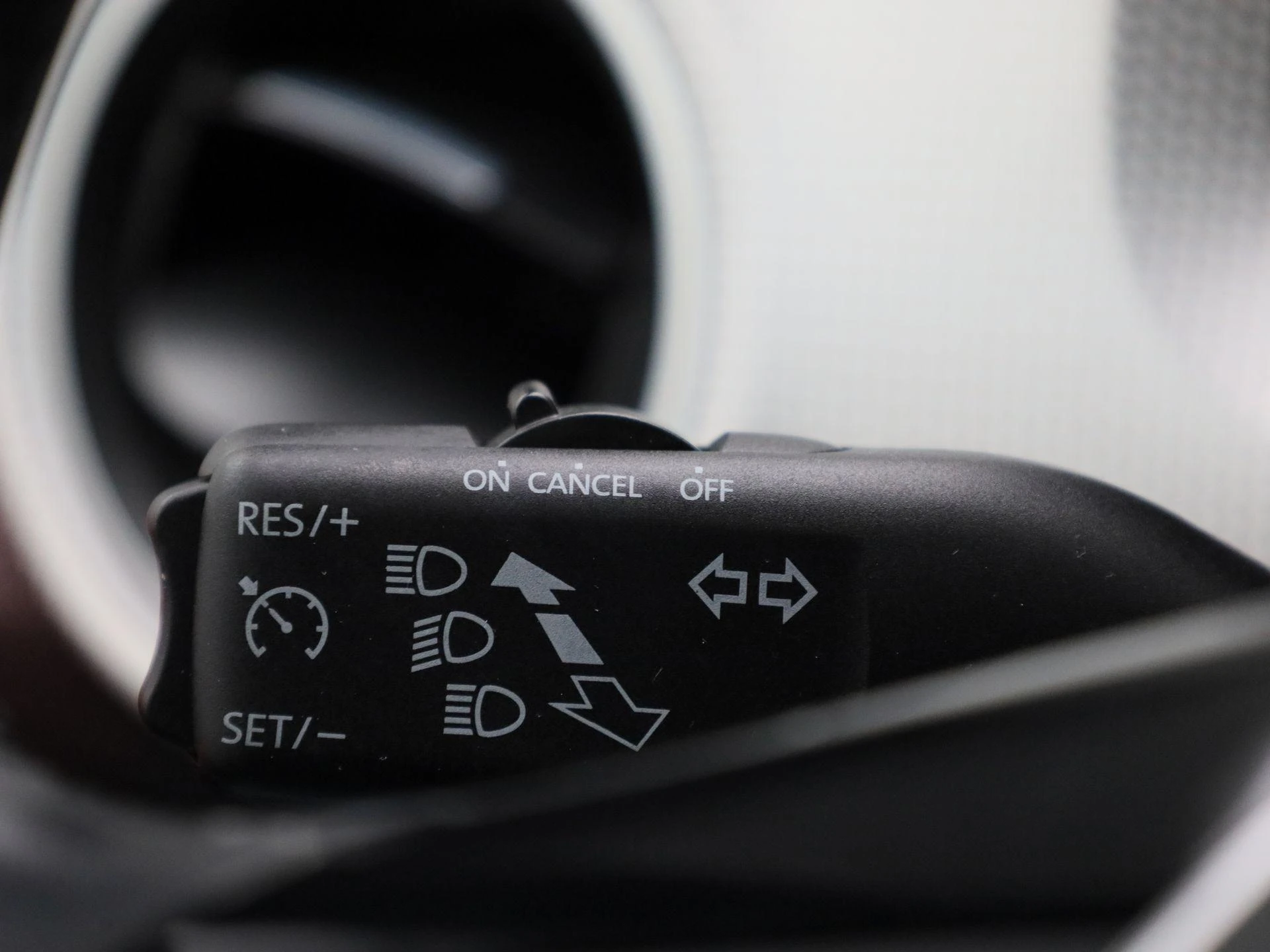 Volkswagen-up!-image-18