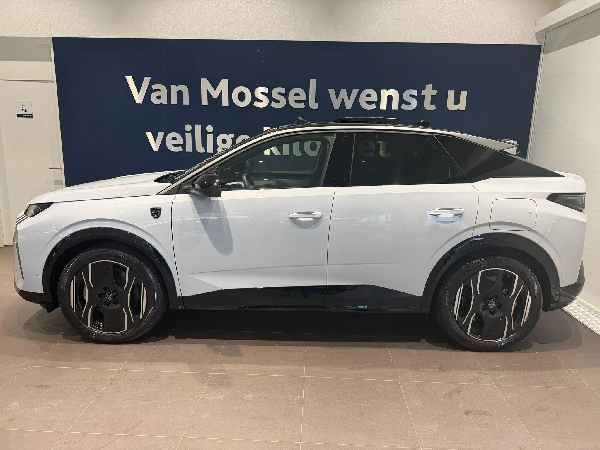 Peugeot-e-3008-image-1