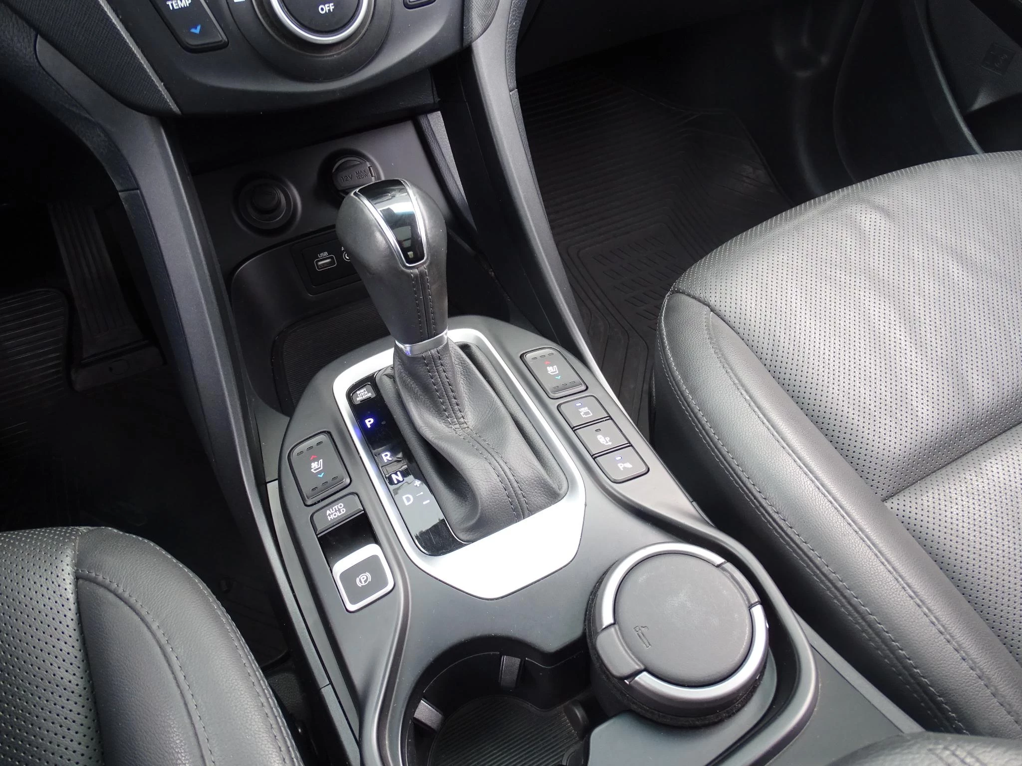 Hyundai-Santa Fe-image-20